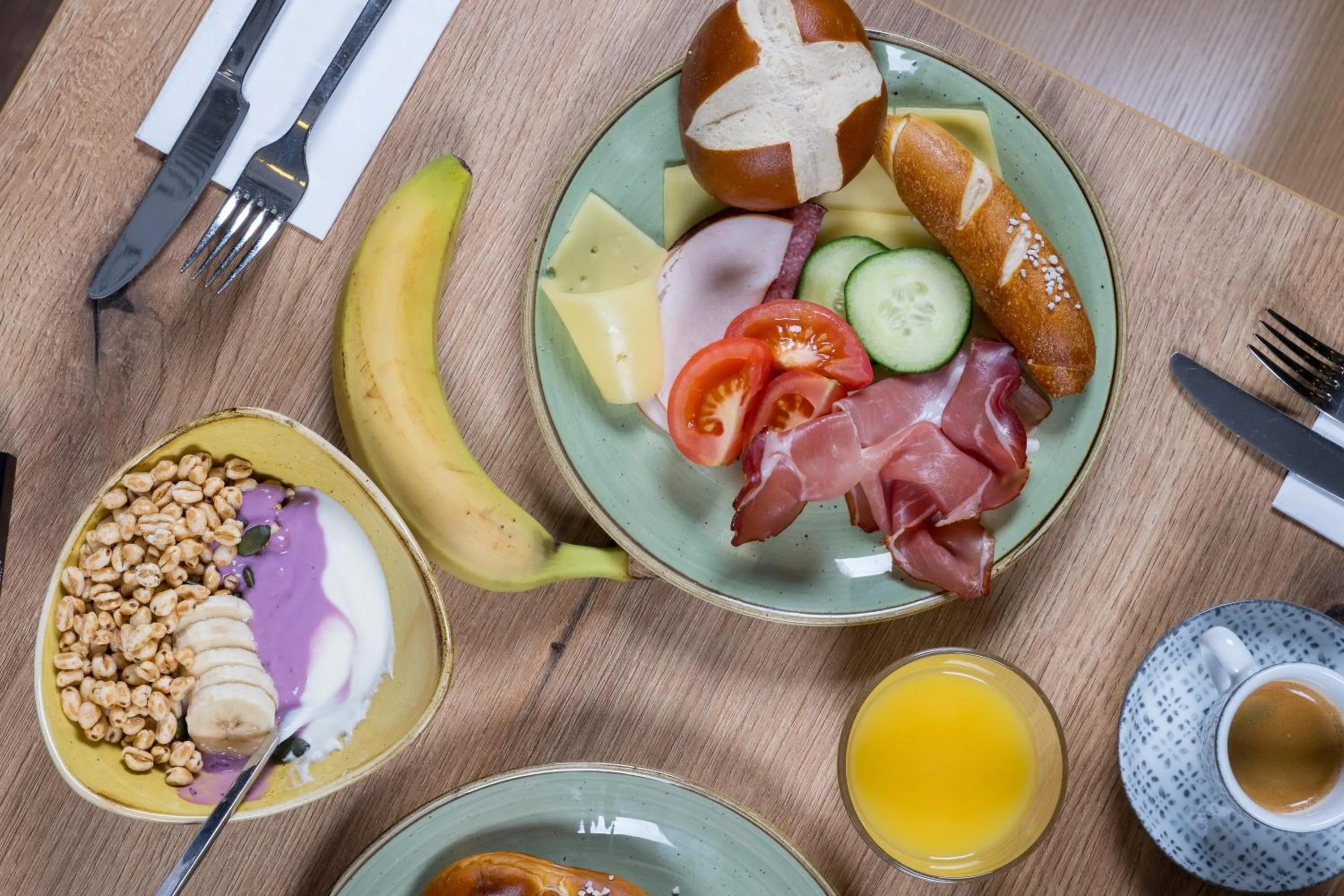 Restaurant/places to eat in Garner Hotel Vienna - Prinz Eugen by IHG