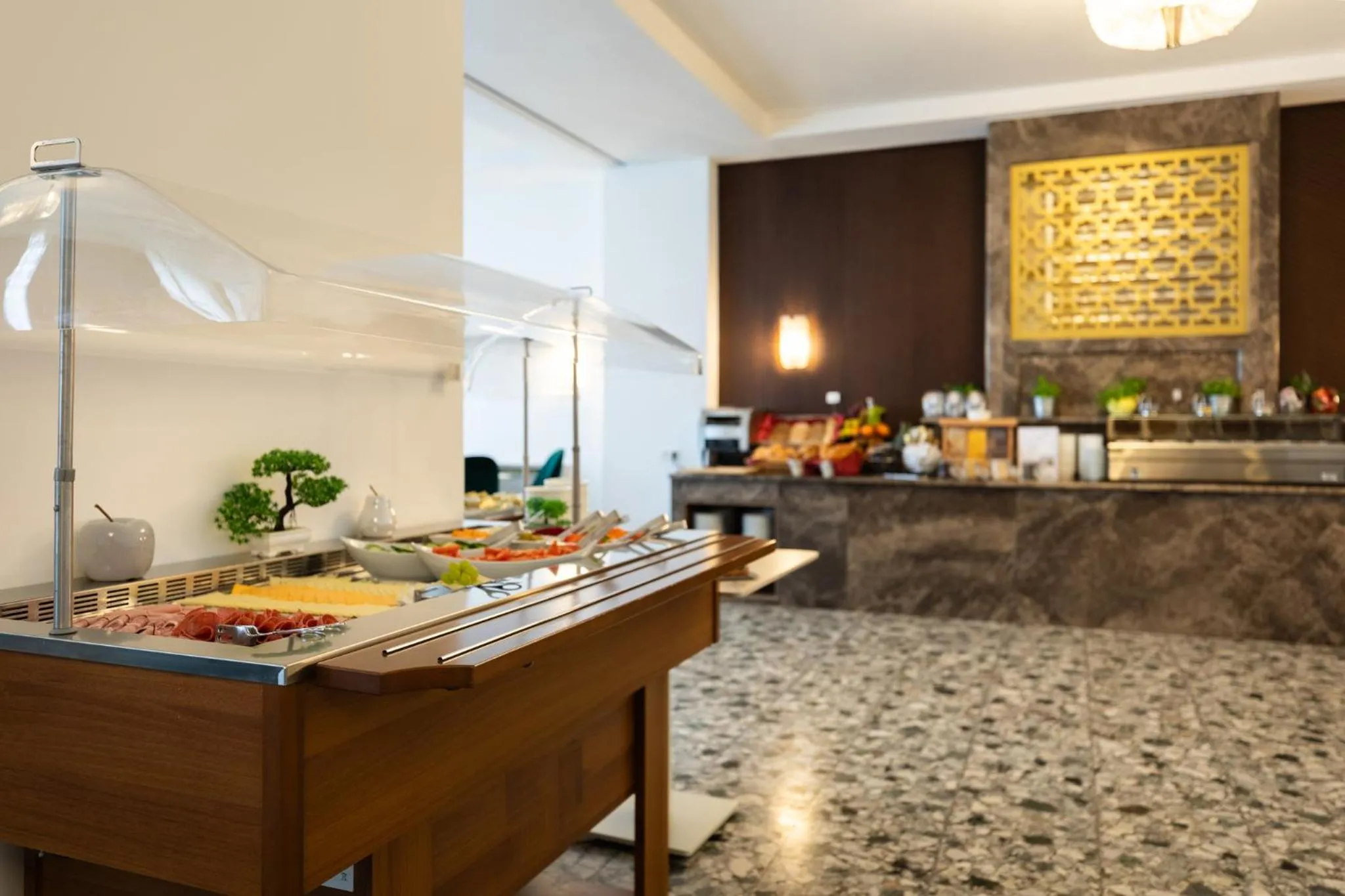 Restaurant/places to eat in Garner Hotel Vienna - Prinz Eugen by IHG