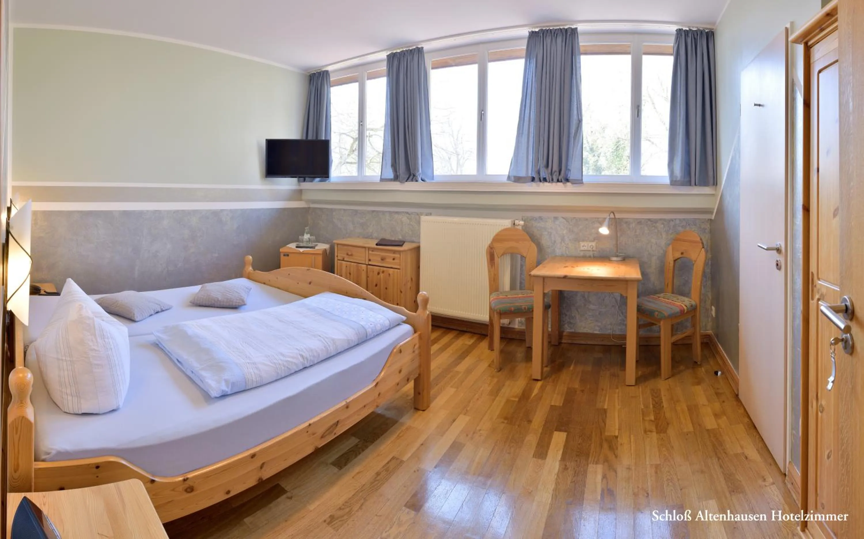 Photo of the whole room, Bed in Schloß Altenhausen