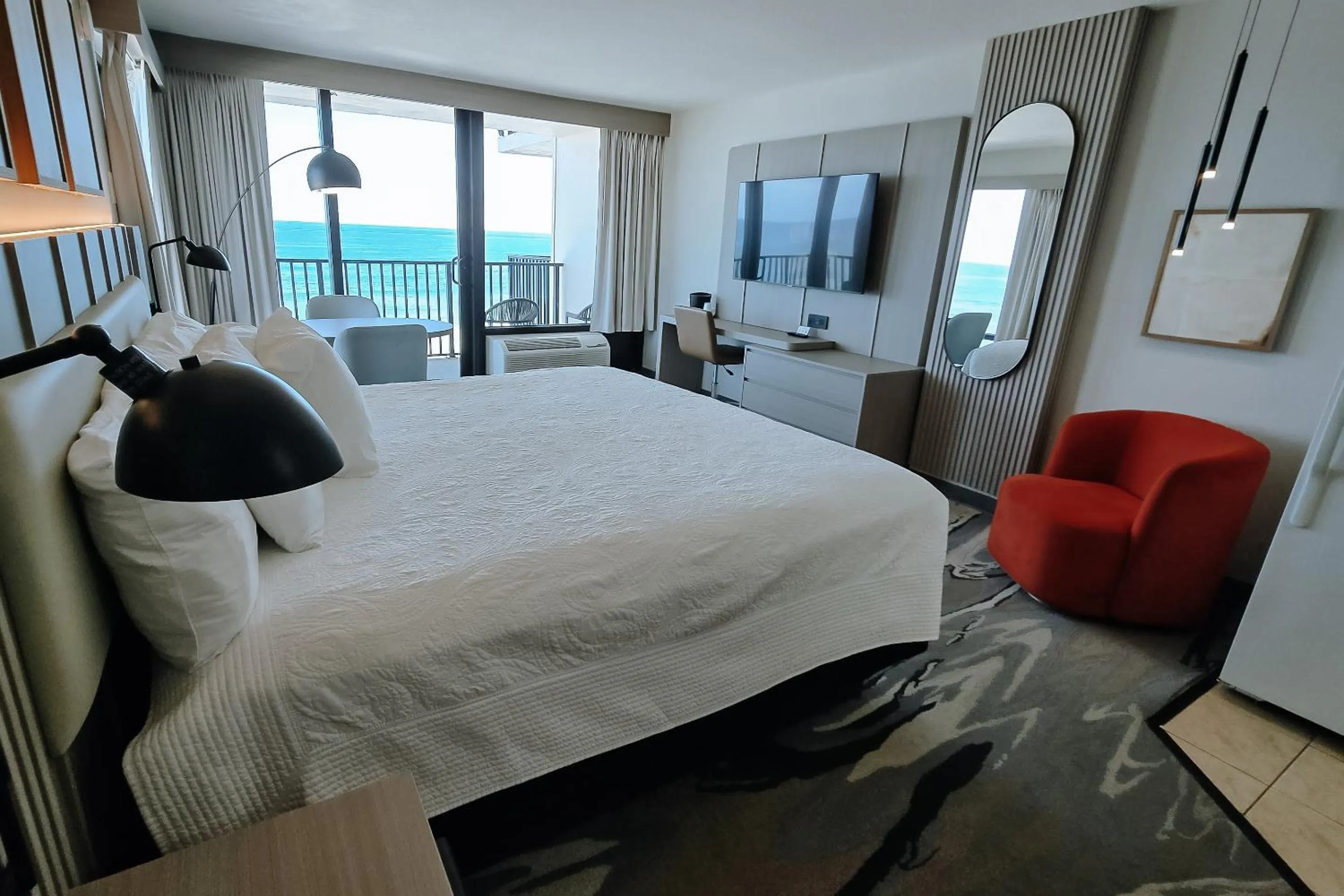 Bedroom, Bed in Nautilus Inn - Daytona Beach