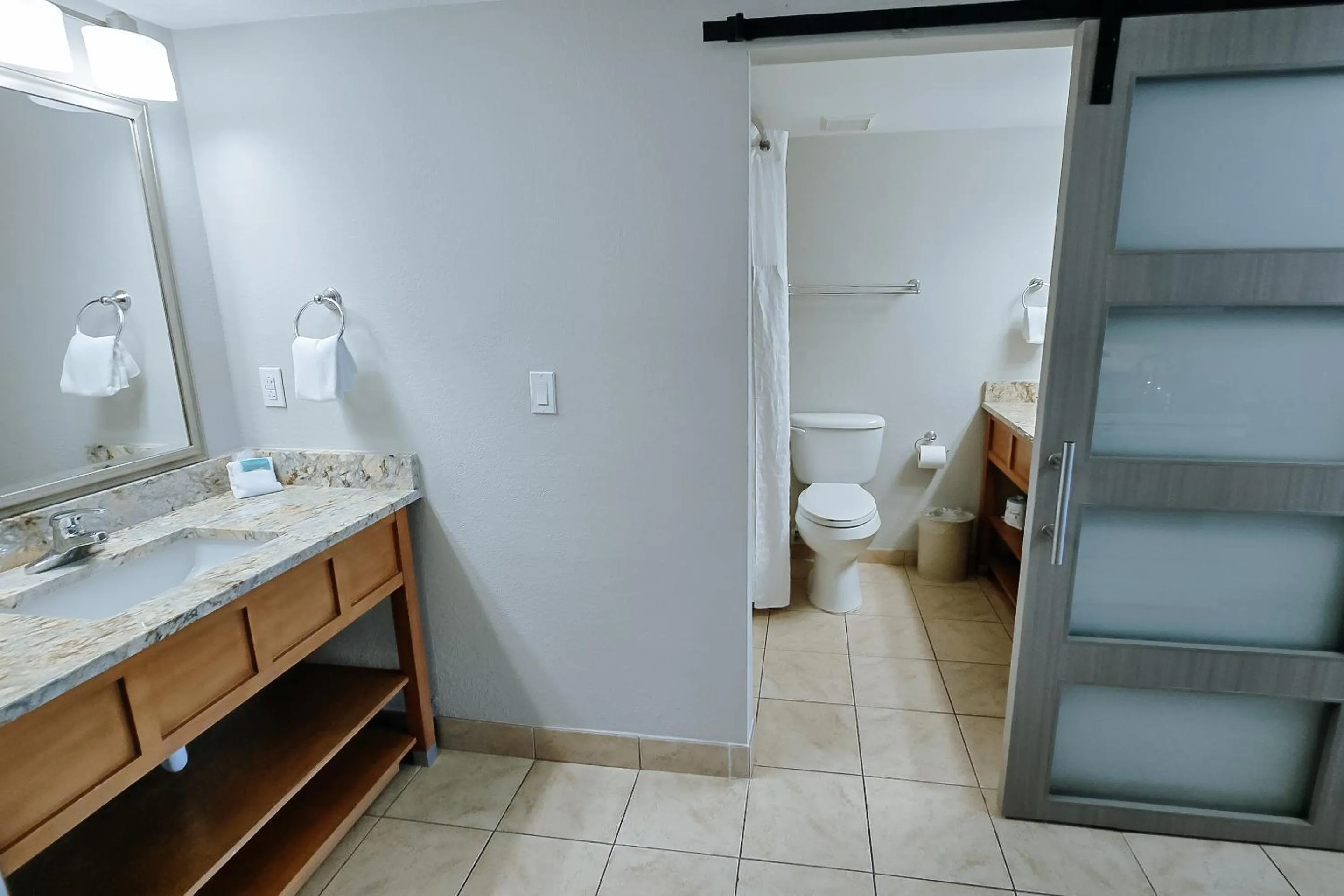 Bathroom in Nautilus Inn - Daytona Beach
