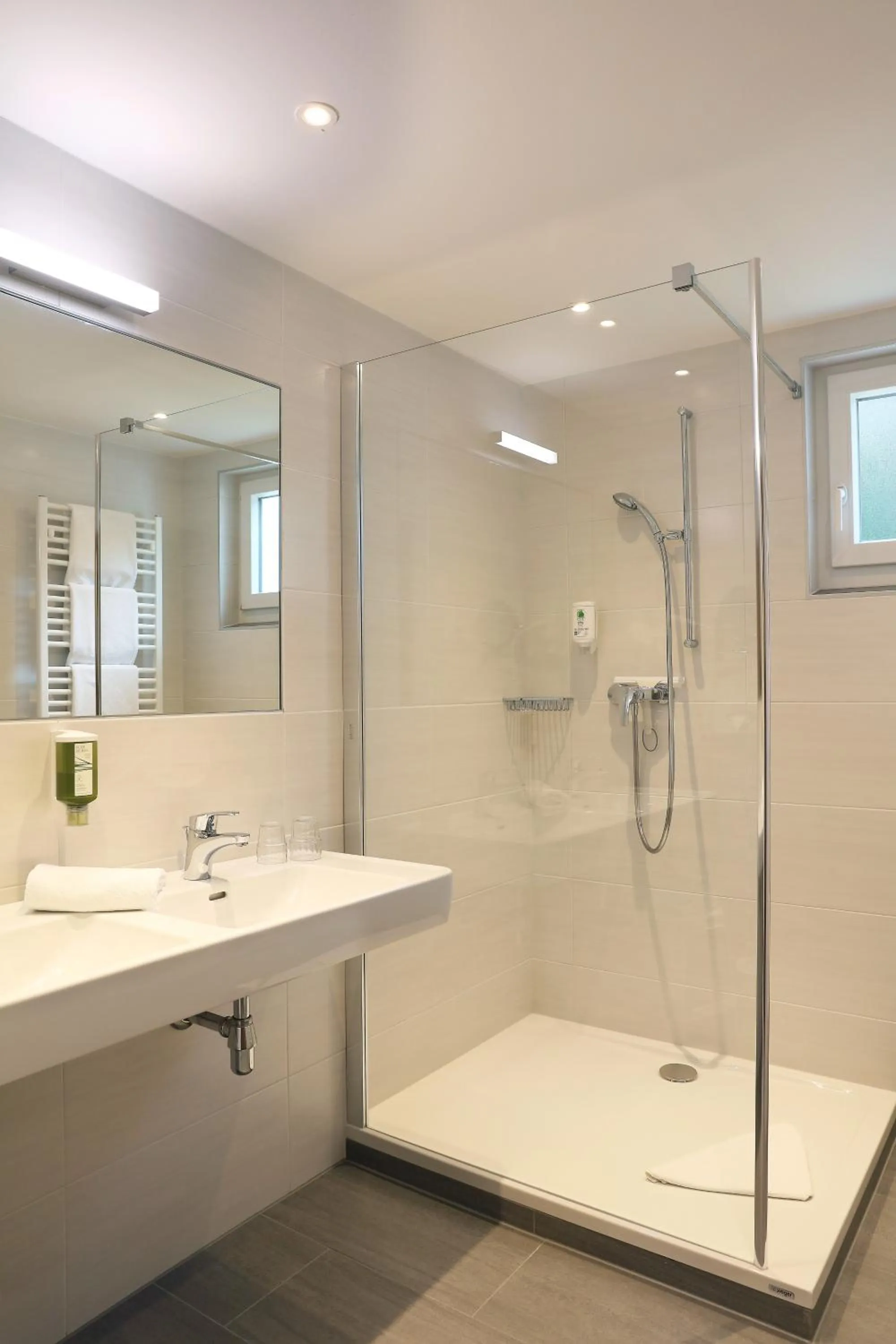 Shower in Dei Hotel Schönblick
