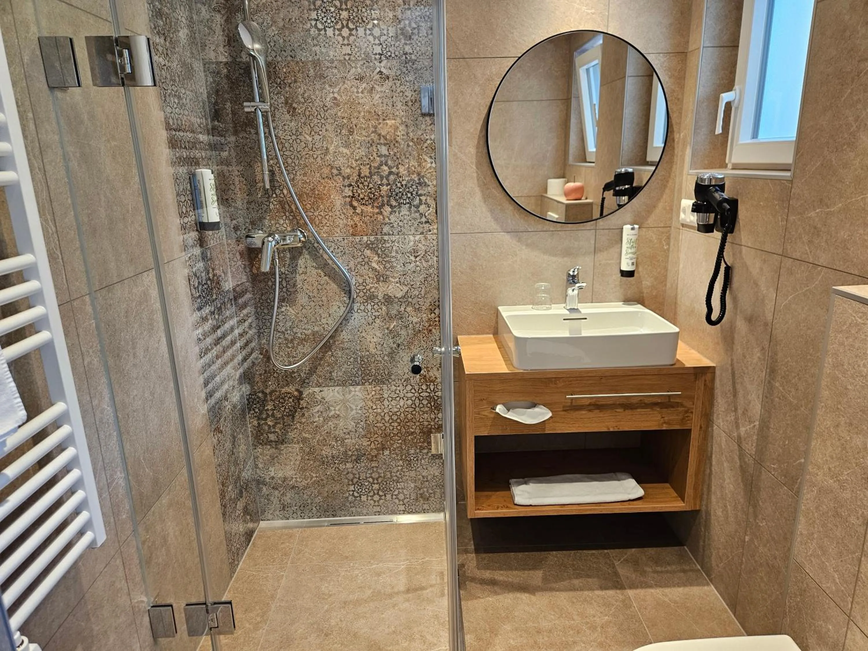 Shower in Dei Hotel Schönblick