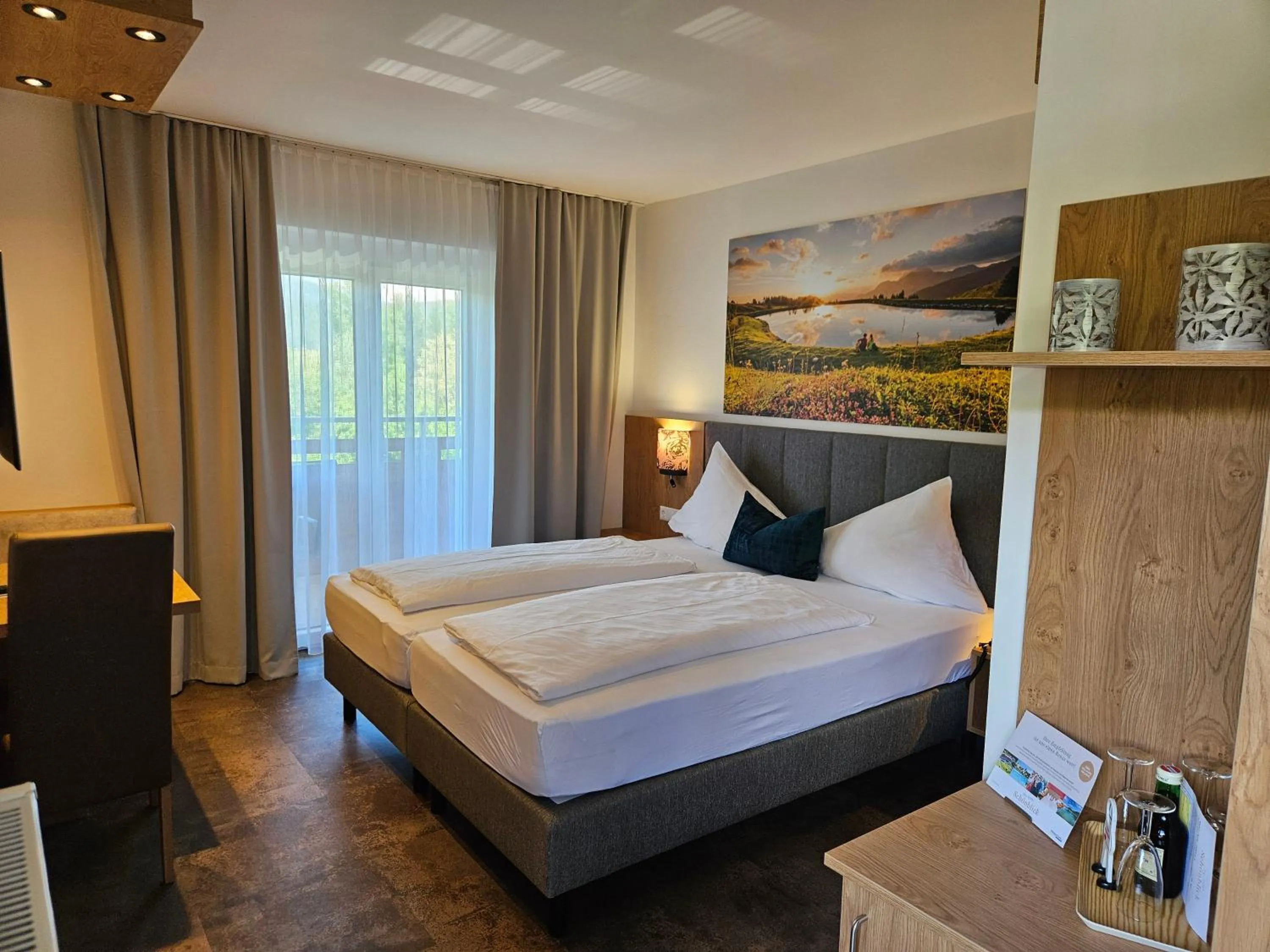 Photo of the whole room, Bed in Dei Hotel Schönblick