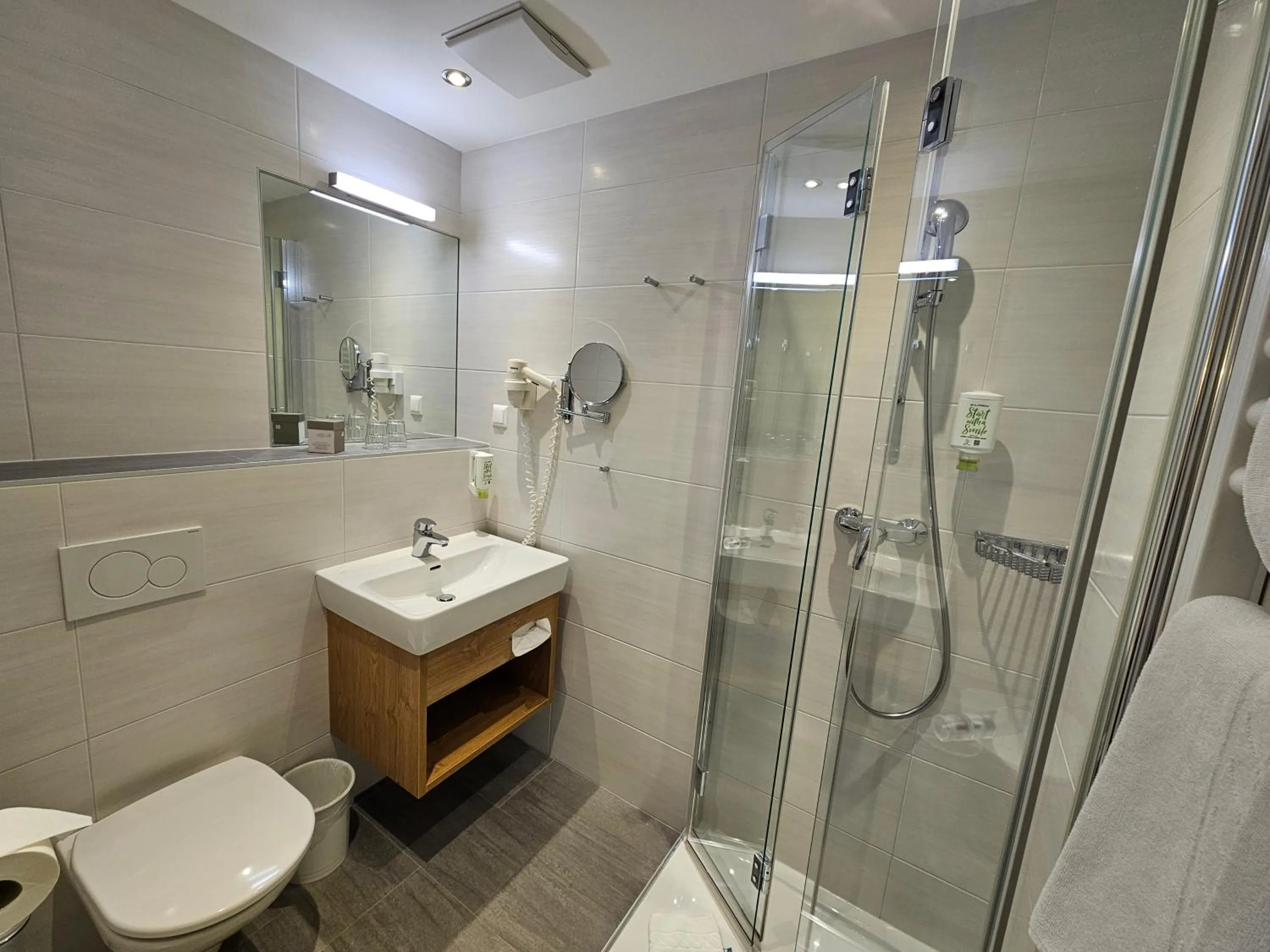 Shower in Dei Hotel Schönblick