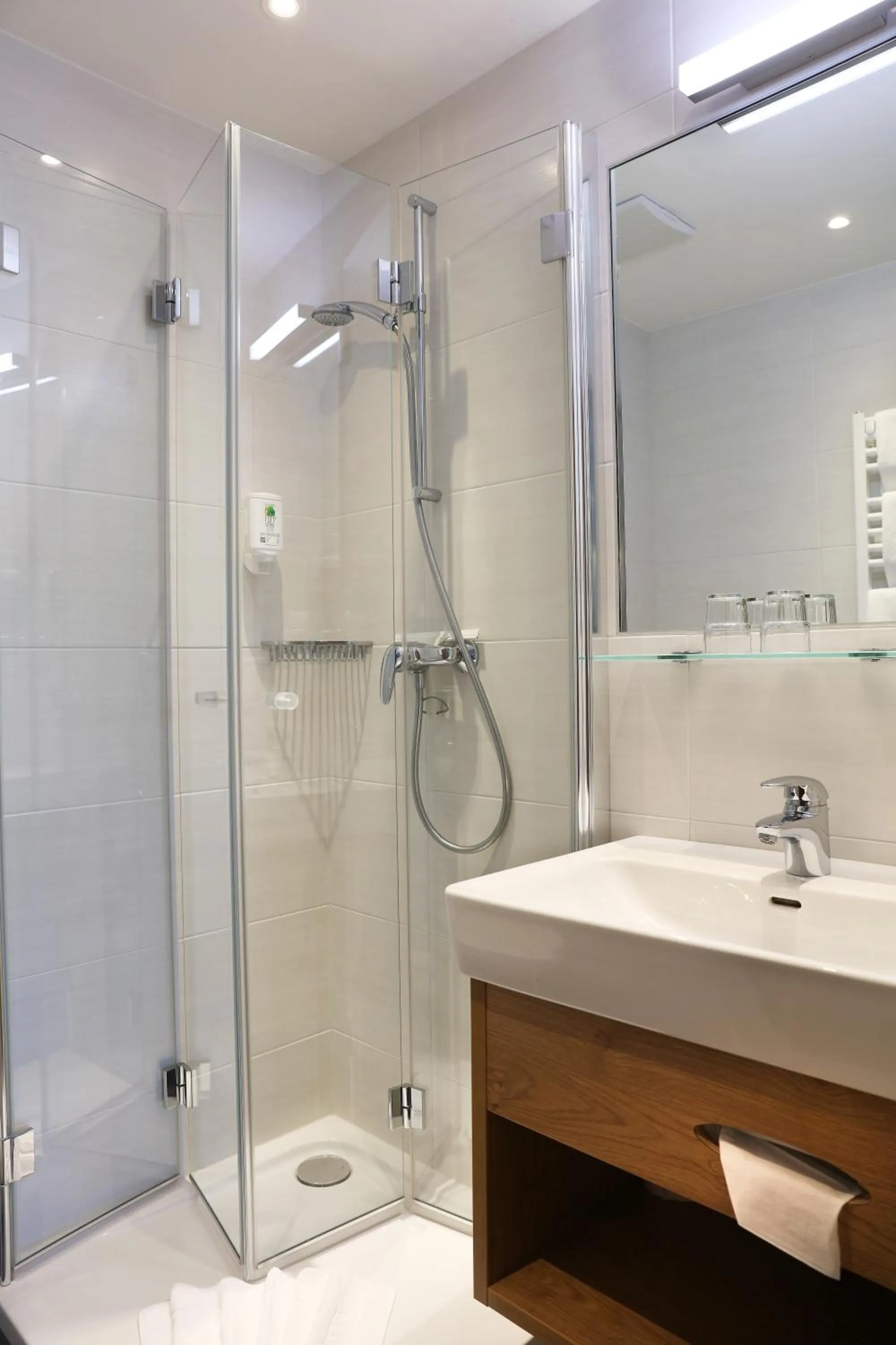 Shower in Dei Hotel Schönblick