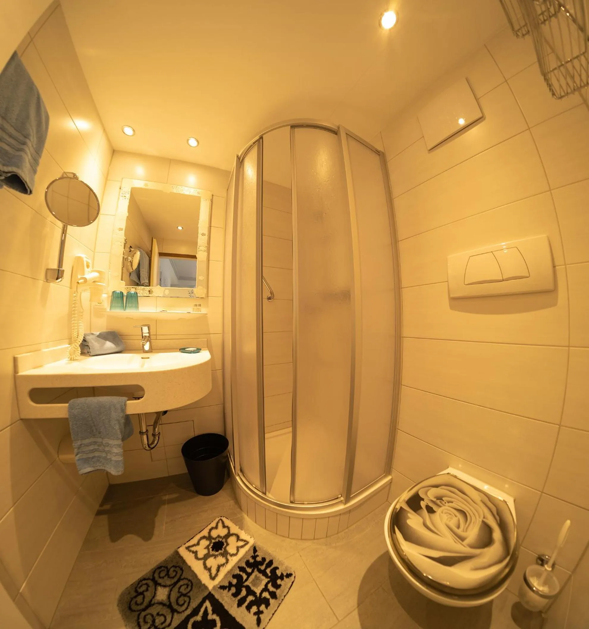 Bathroom in Hotel Garni Hubertus-Nostalgie & Charme