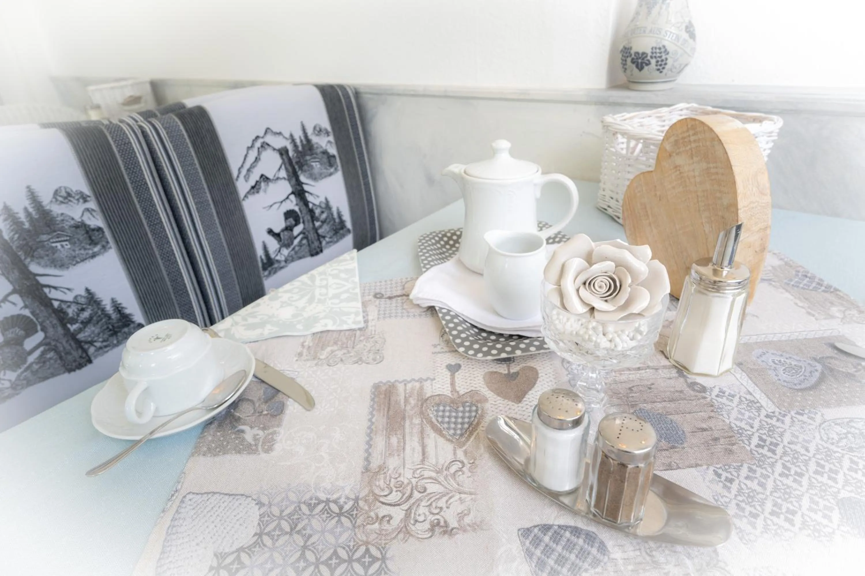 Breakfast in Hotel Garni Hubertus-Nostalgie & Charme