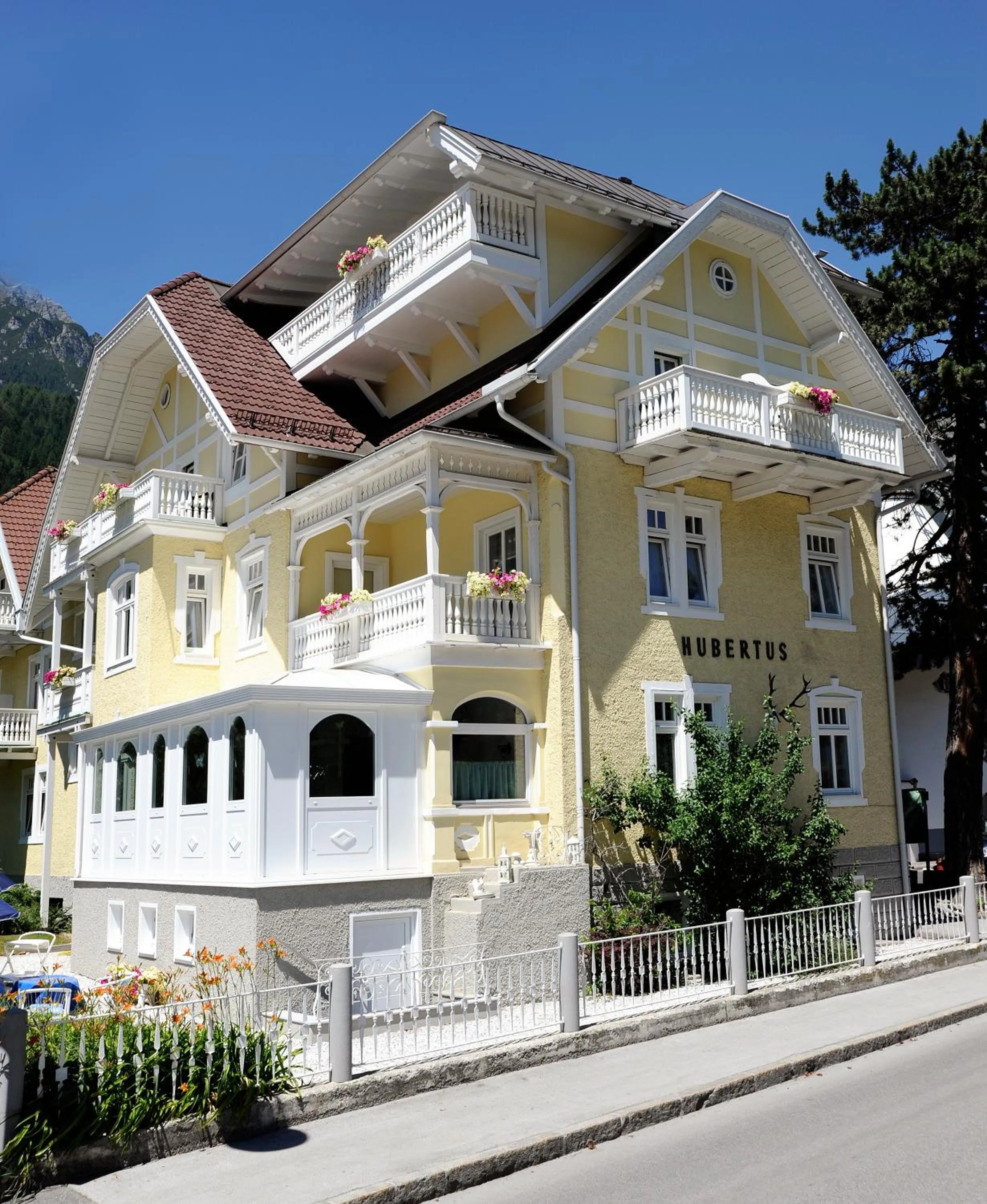 Facade/entrance in Hotel Garni Hubertus-Nostalgie & Charme