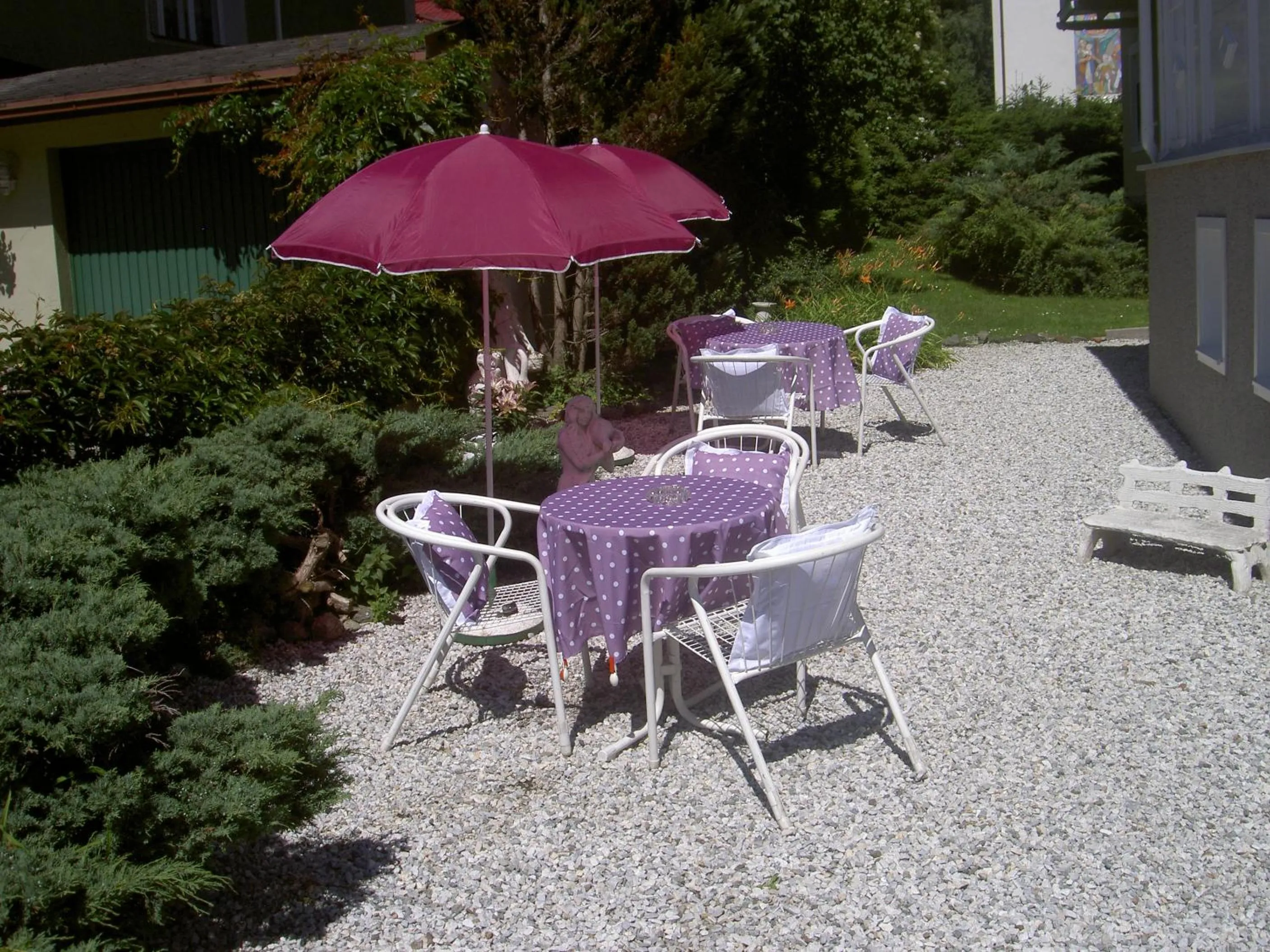 Garden in Hotel Garni Hubertus-Nostalgie & Charme