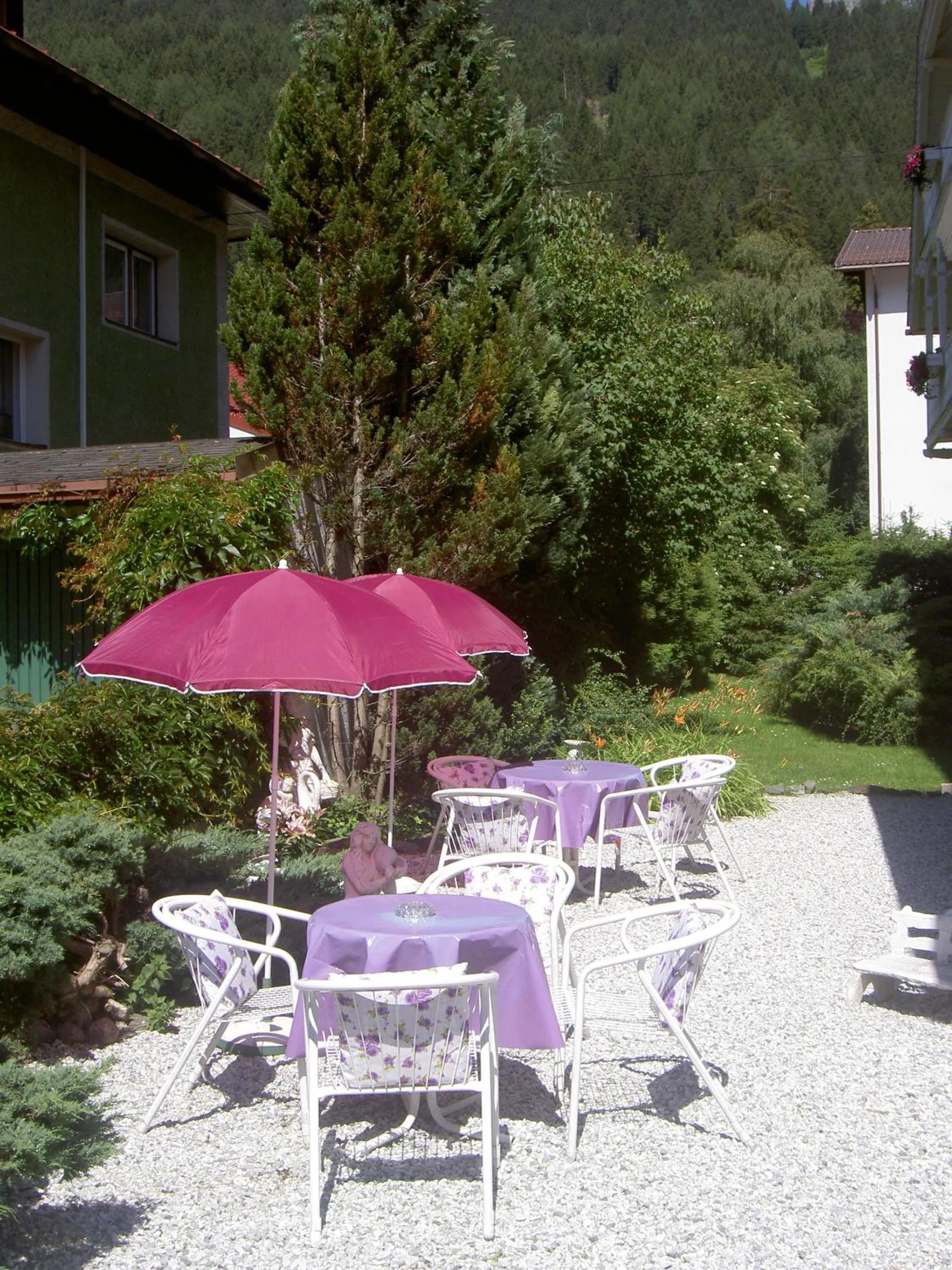 Restaurant/places to eat in Hotel Garni Hubertus-Nostalgie & Charme