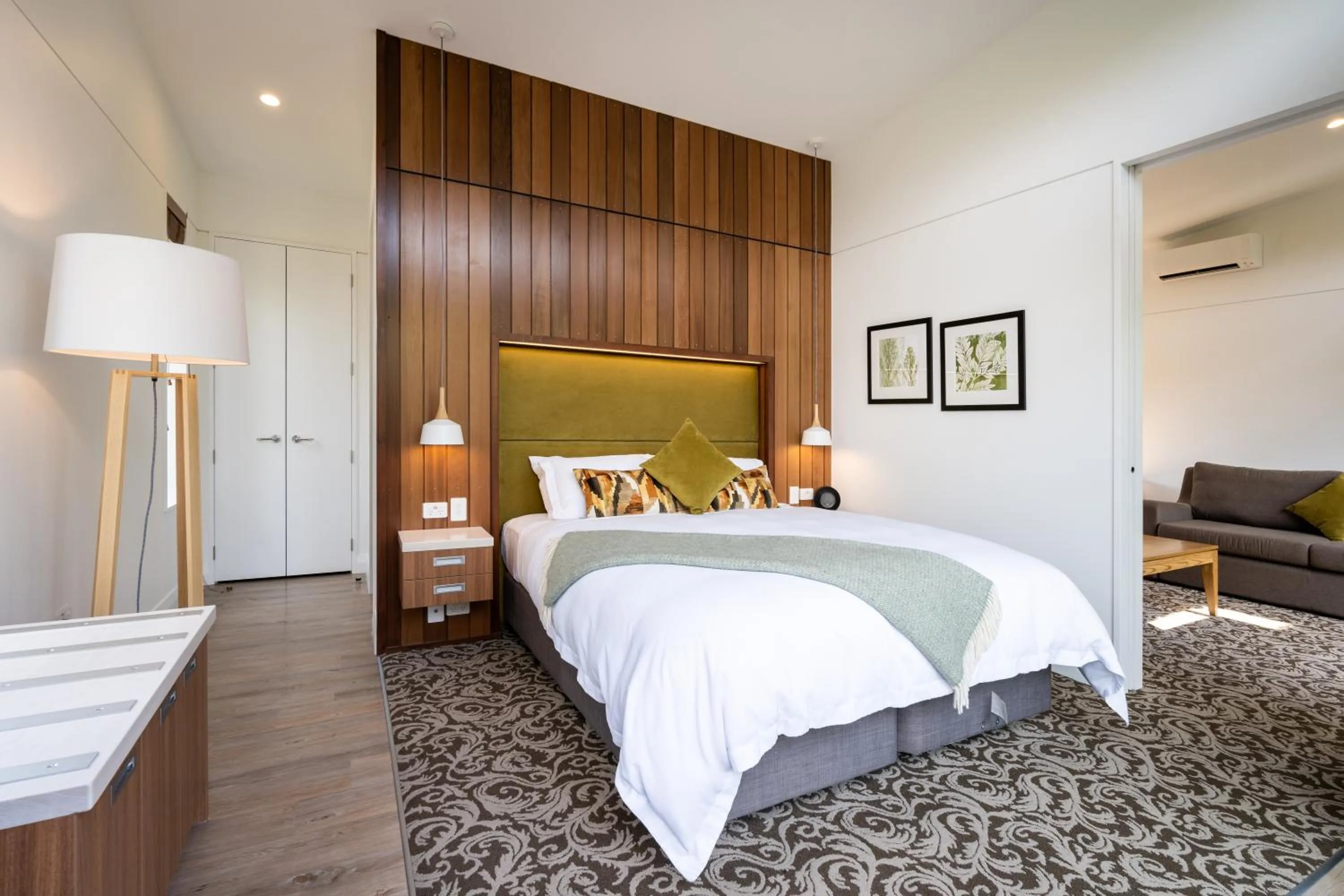 Bed in Rainforest Deluxe