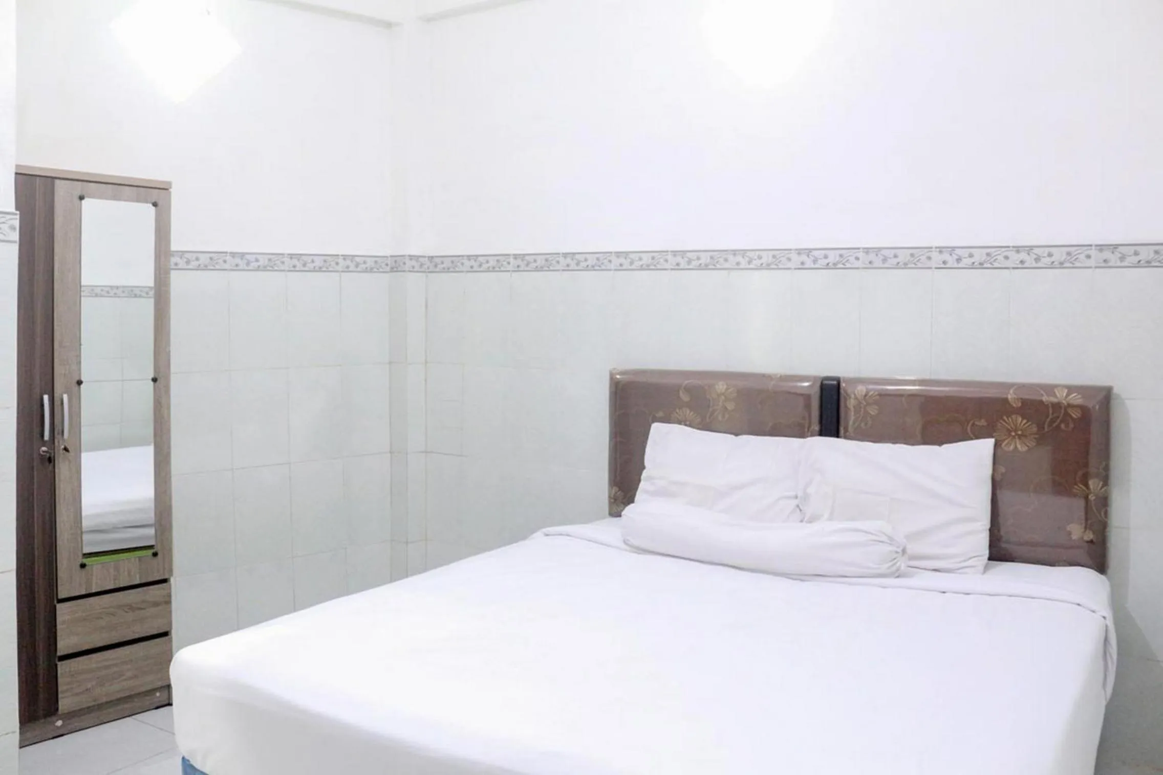 Bedroom, Bed in HP Residence Mitra RedDoorz near Alun Alun Kediri