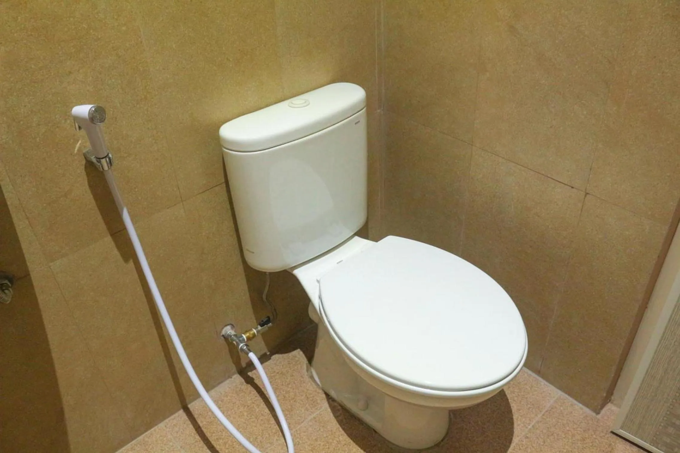 Bathroom in HP Residence Mitra RedDoorz near Alun Alun Kediri