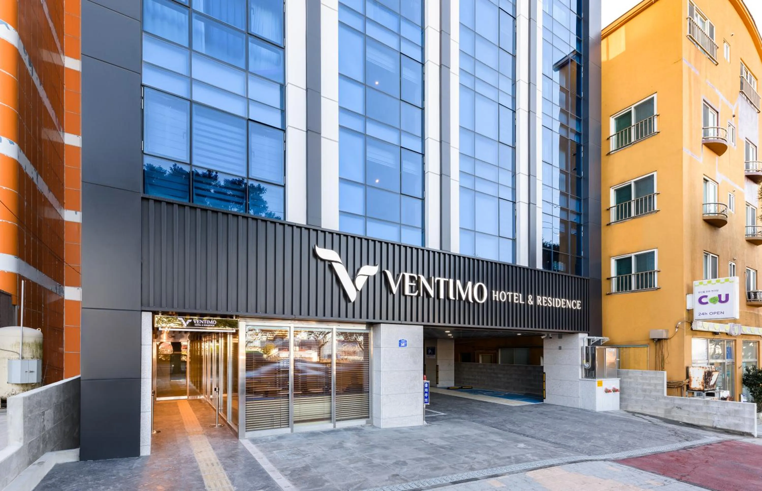 Facade/entrance in Ventimo Hotel & Residence Jeju