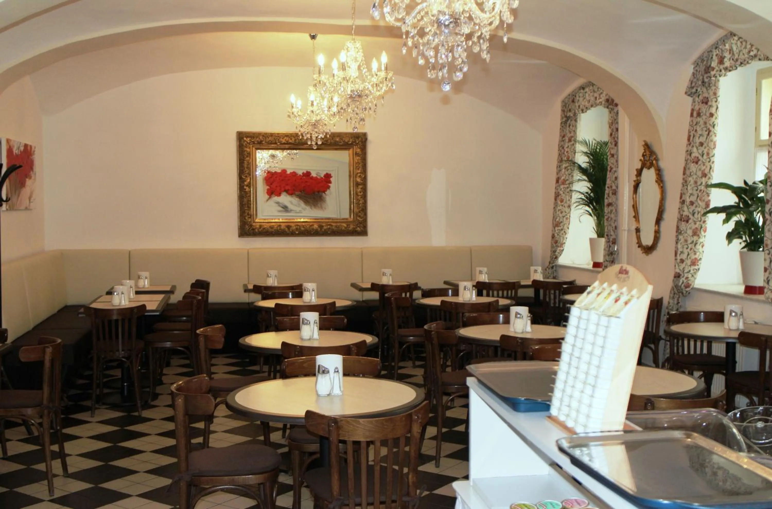 Restaurant/places to eat in Hotel Graf Stadion