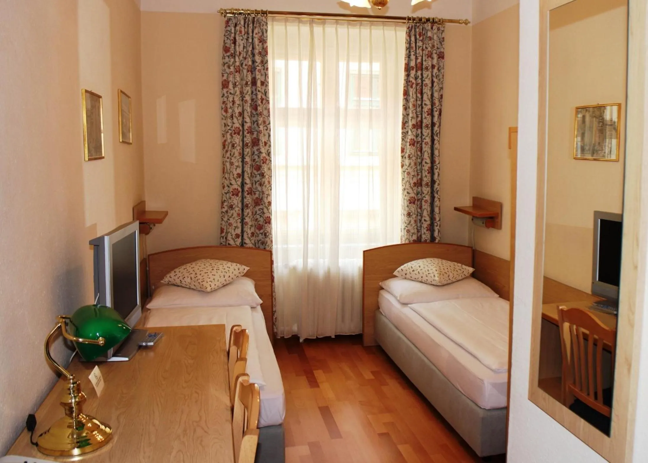 Bed in Hotel Graf Stadion