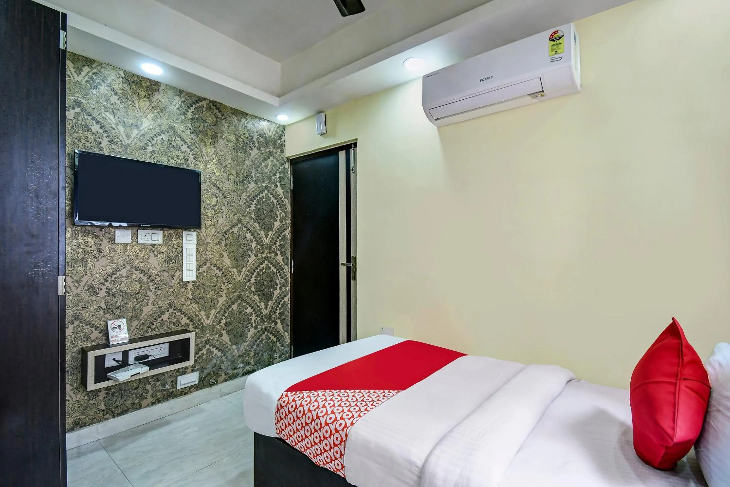 Bedroom in Collection O Paradise Near Chinar Park