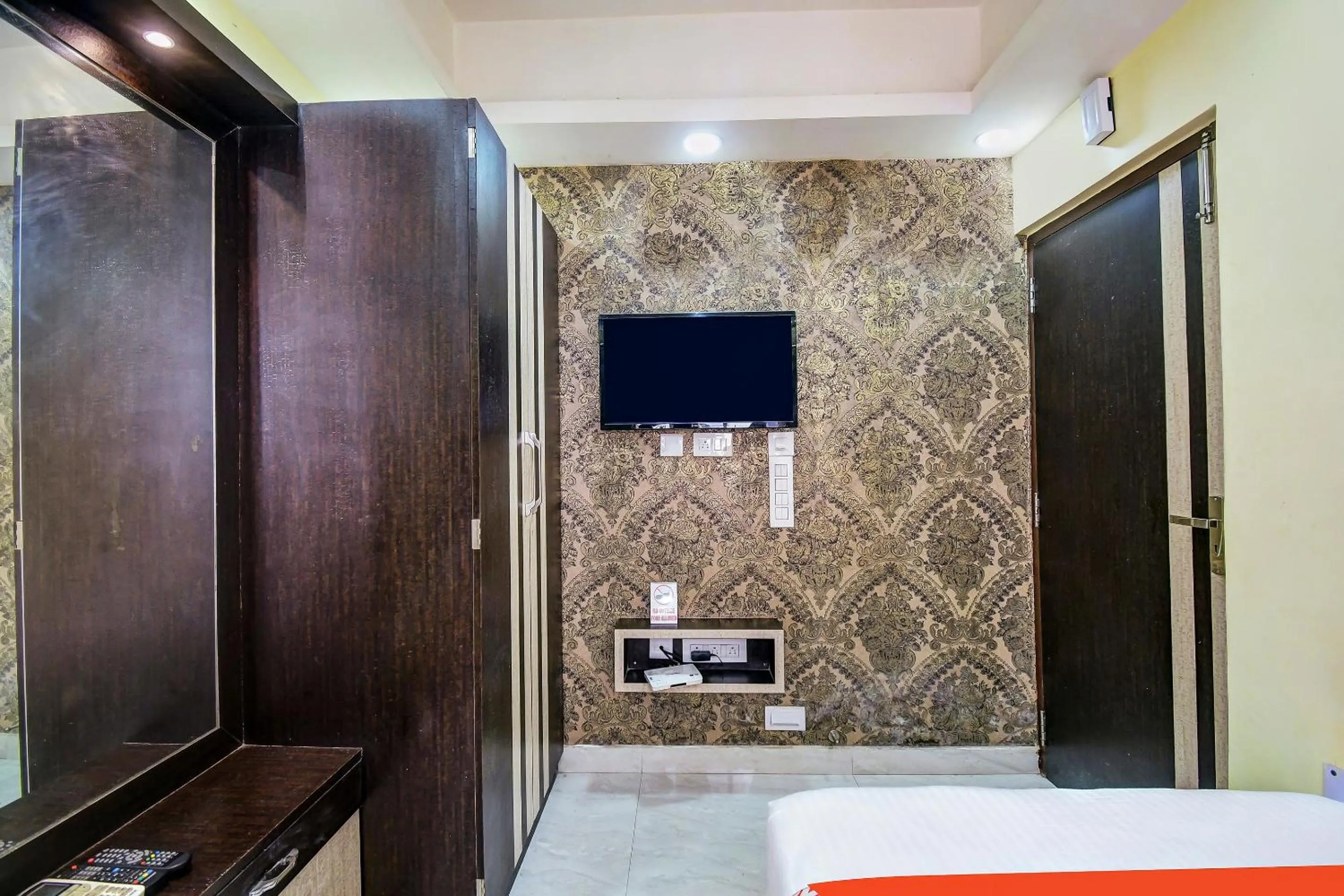Bedroom in Collection O Paradise Near Chinar Park