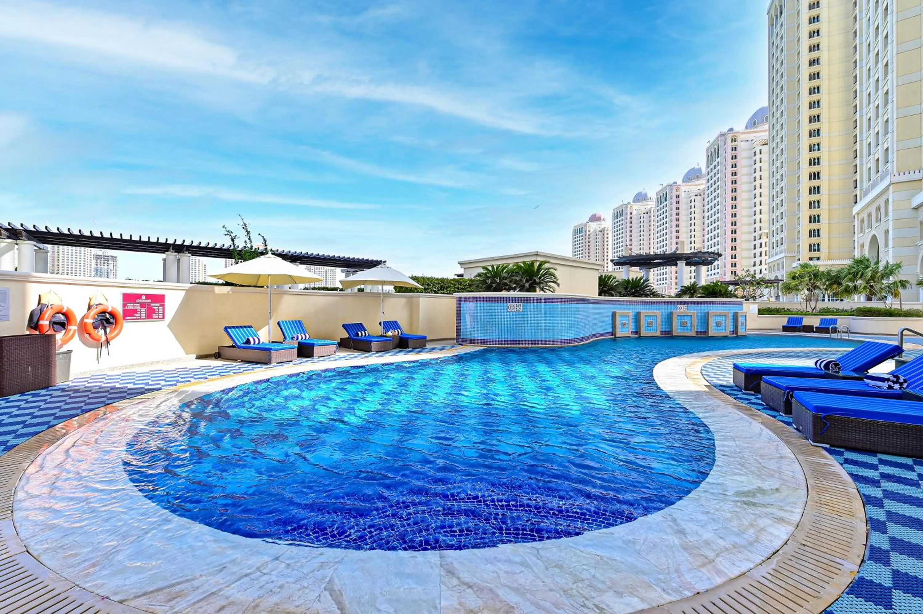 Swimming pool in Retaj Baywalk Residence