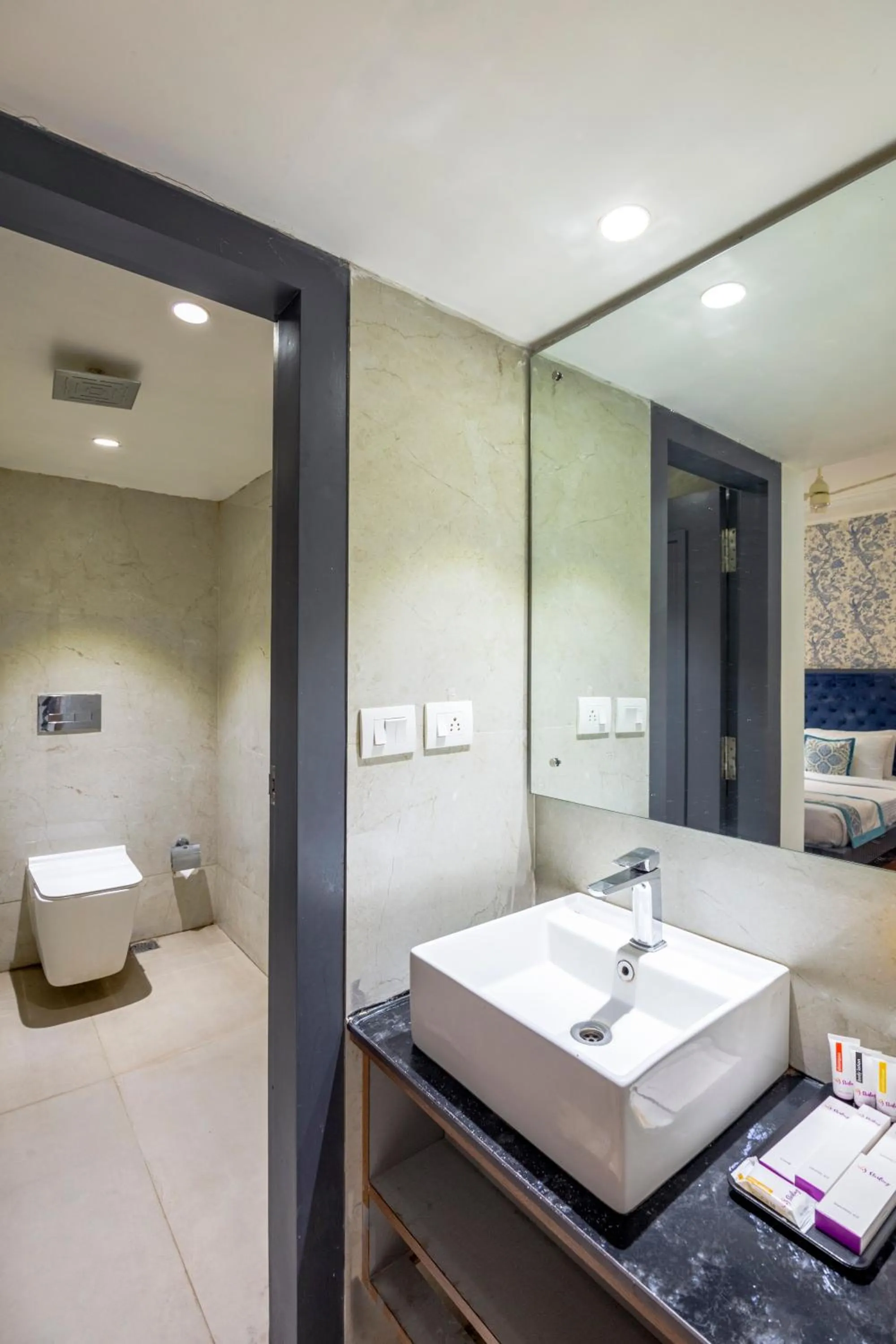 Bathroom, Bed in Morpho Bokaro