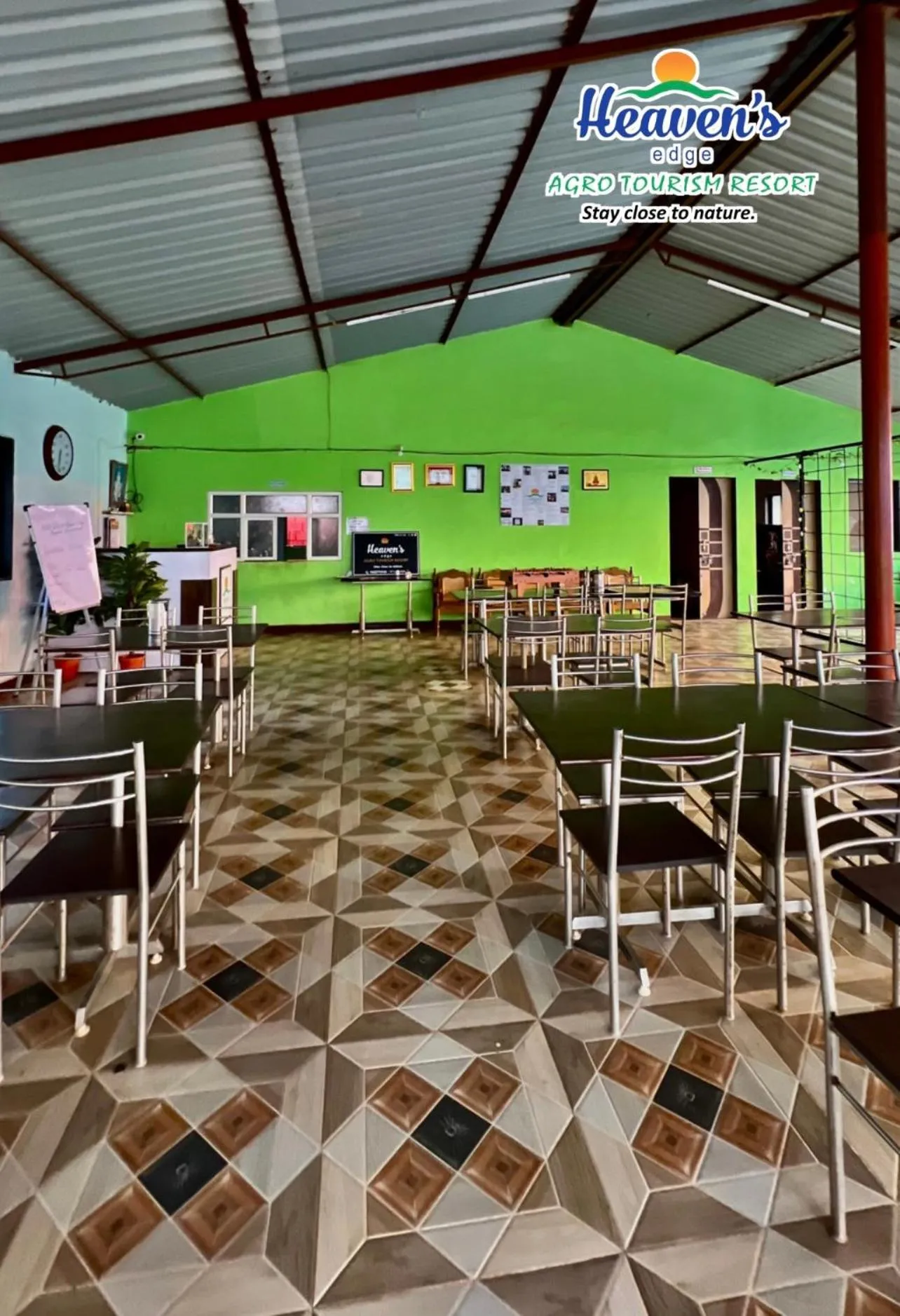 Restaurant/places to eat in Heavens Edge Resort