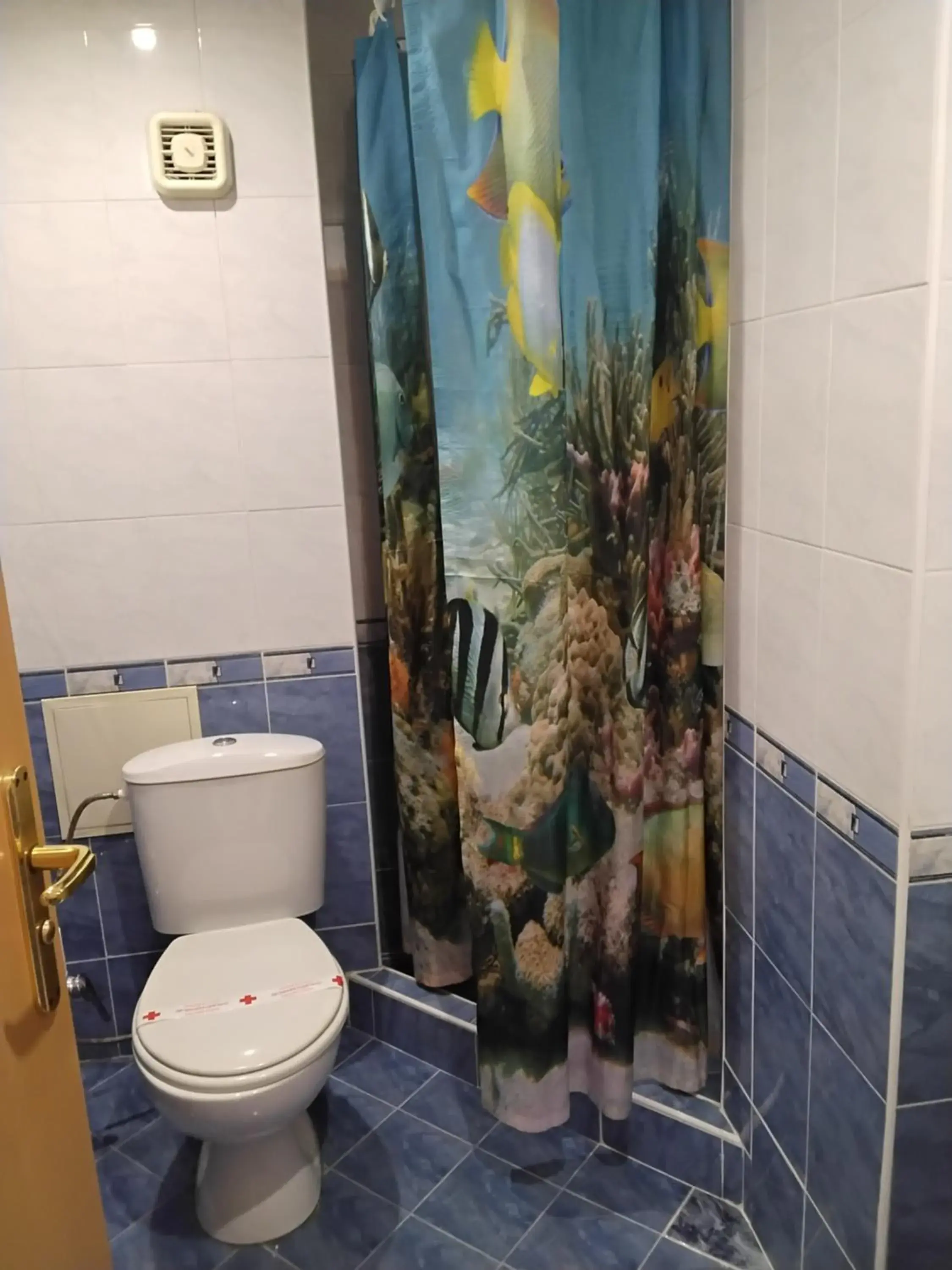 Comfort Triple Room with Shower in Hotel Mehdjarel Comfort Triple Room with Shower in Hotel Mehdjarel