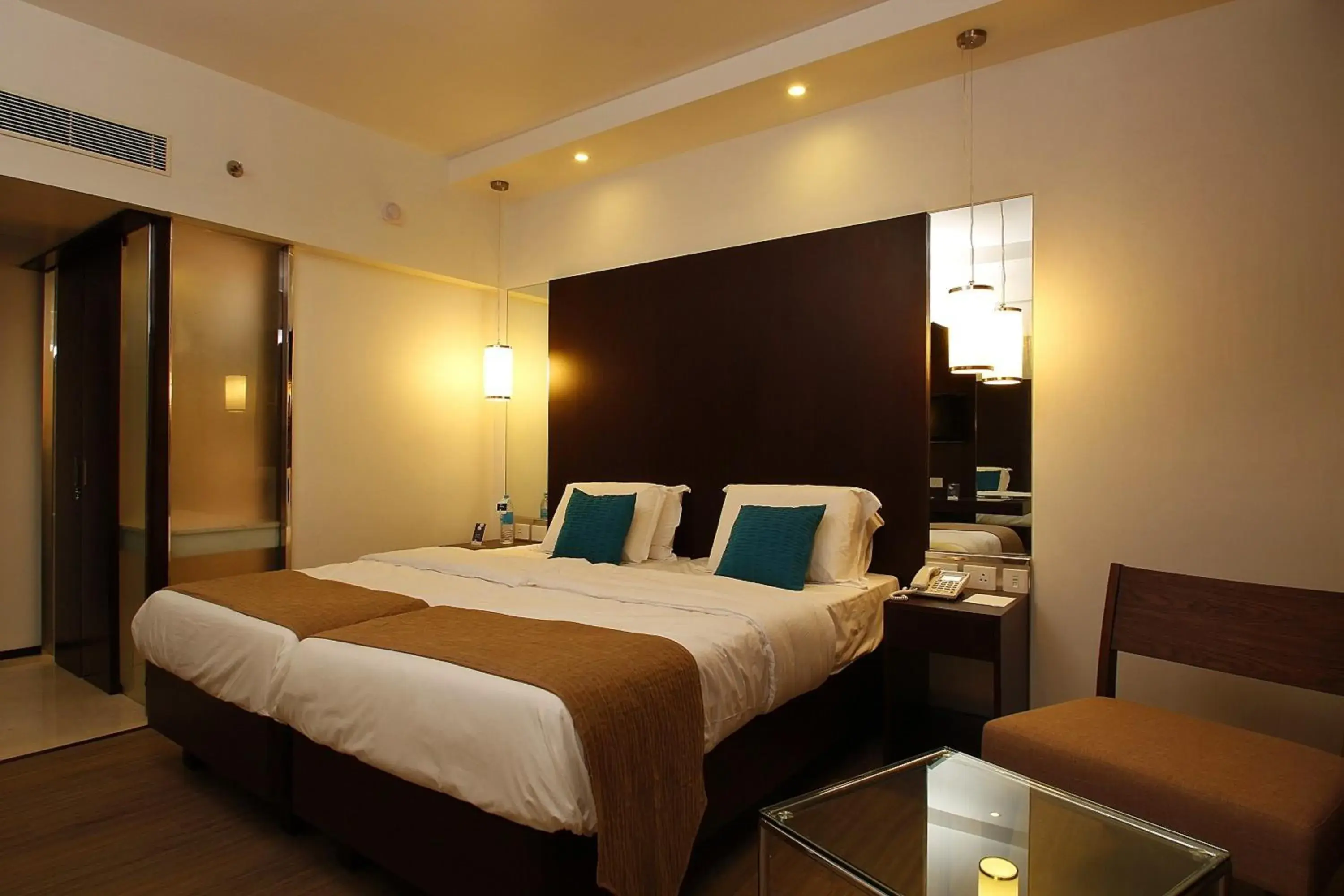 Luxe Twin Room - single occupancy in Ginger Kochi MG Road Luxe Twin Room - single occupancy in Ginger Kochi MG Road