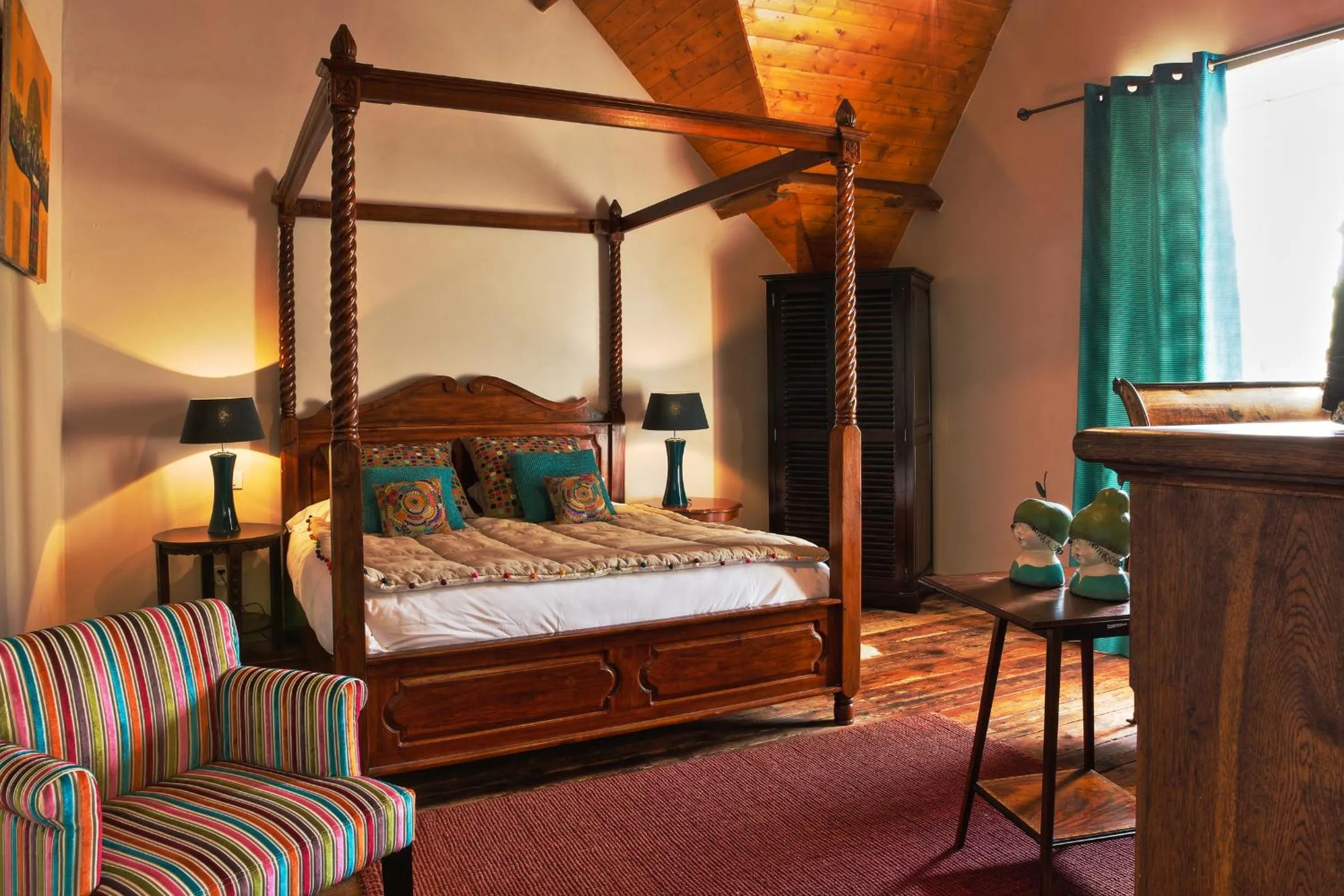 Superior Double Room with Swimming Pool View in Le Petit Manoir de Kériolet