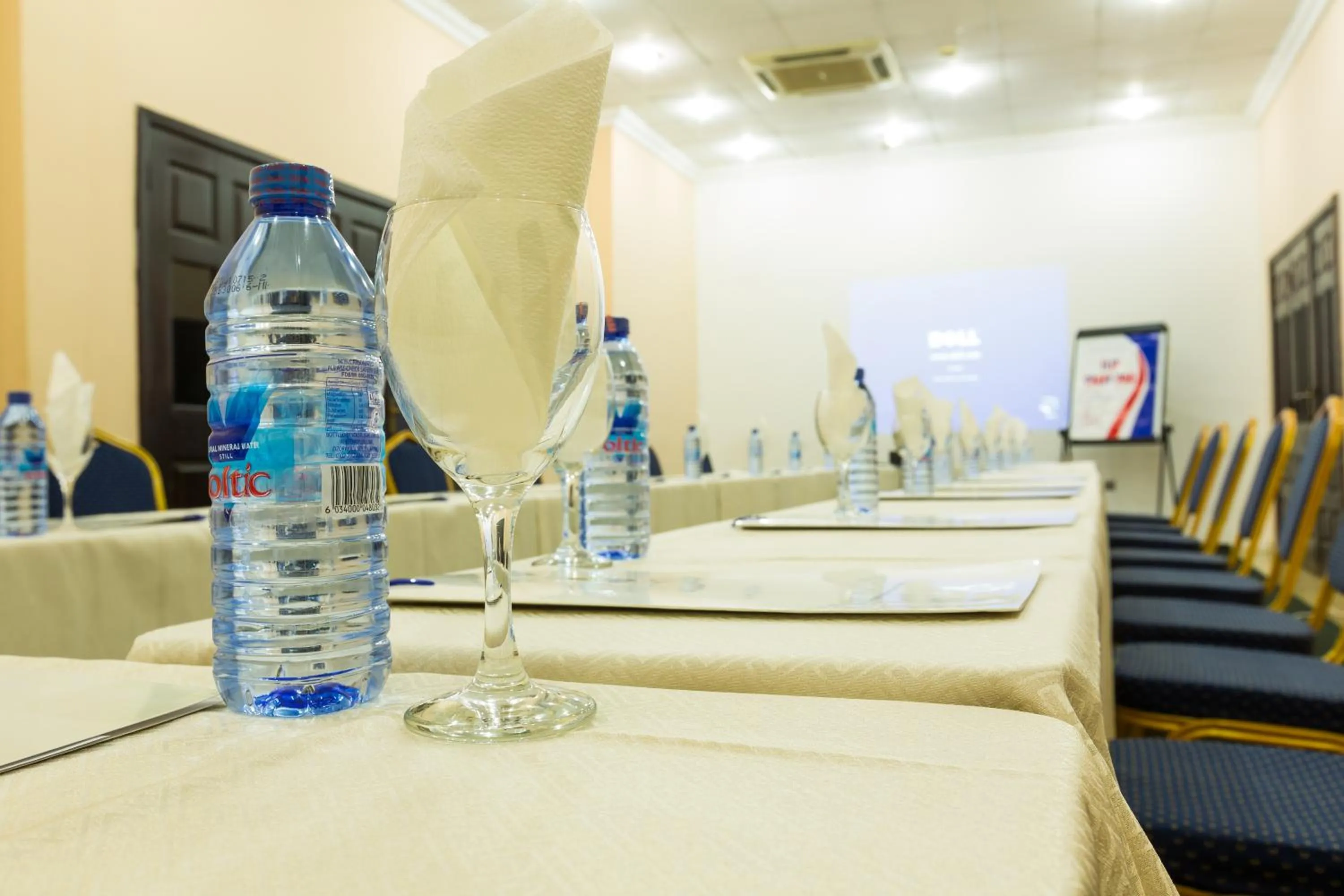 Meeting/conference room in Midindi Hotel