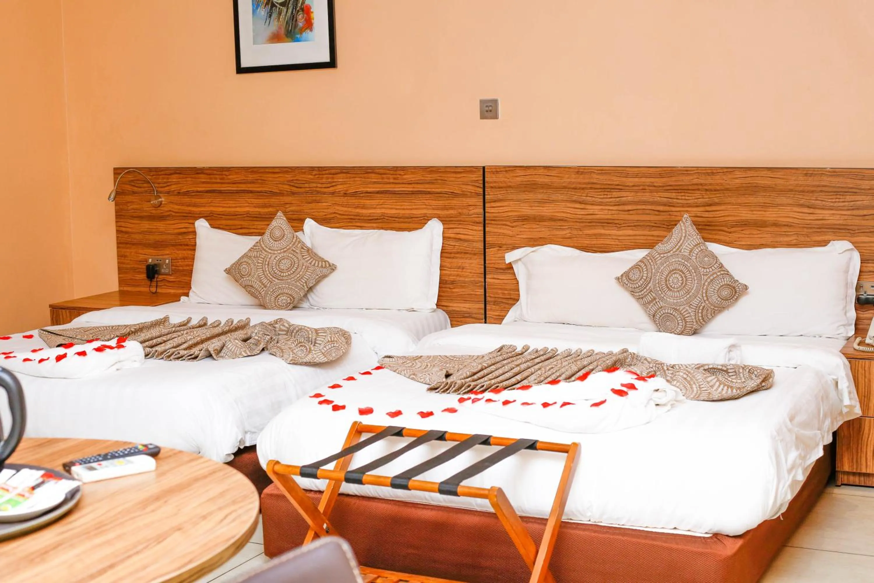 Bedroom, Bed in Midindi Hotel