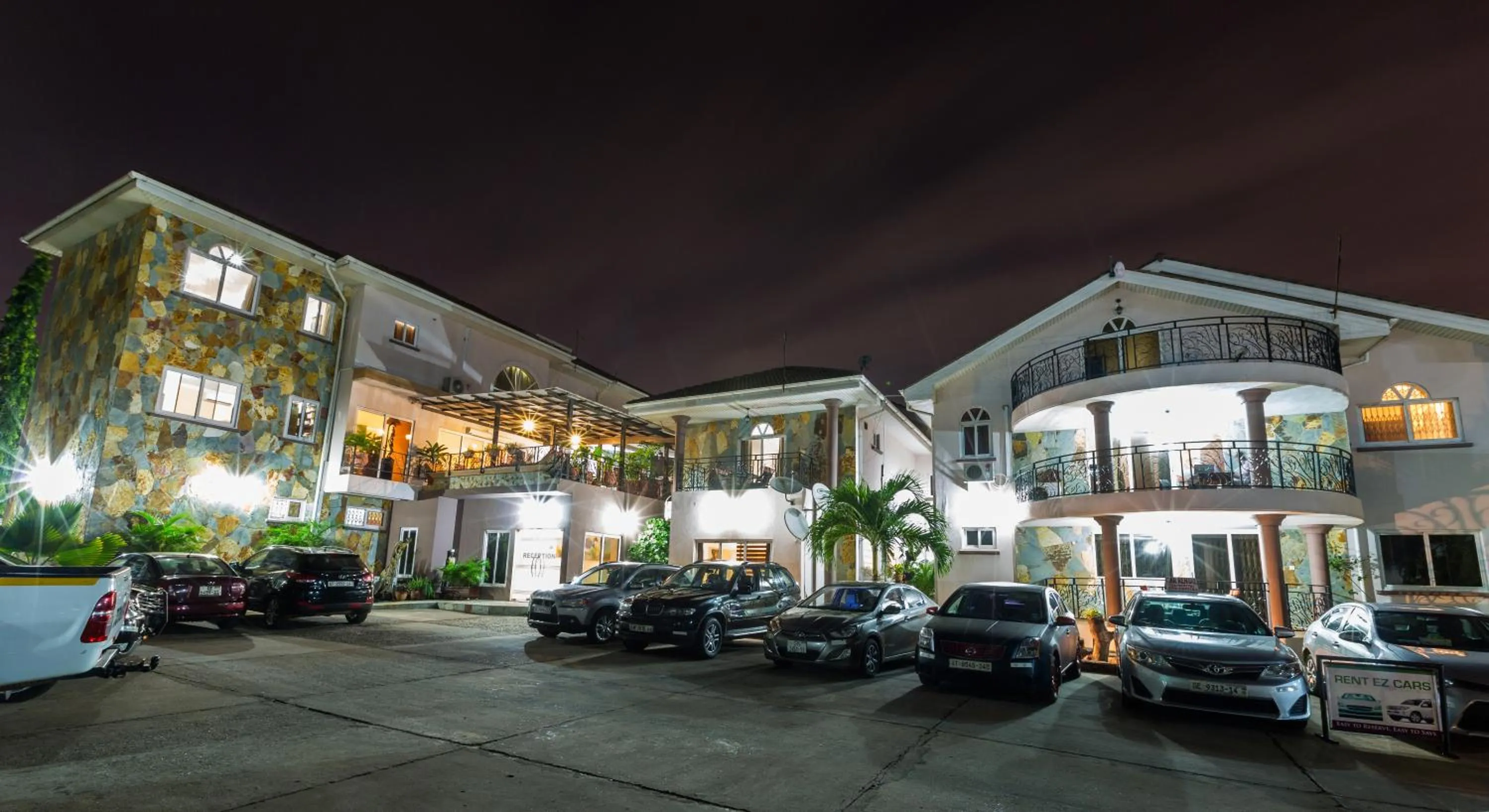 Facade/entrance in Midindi Hotel