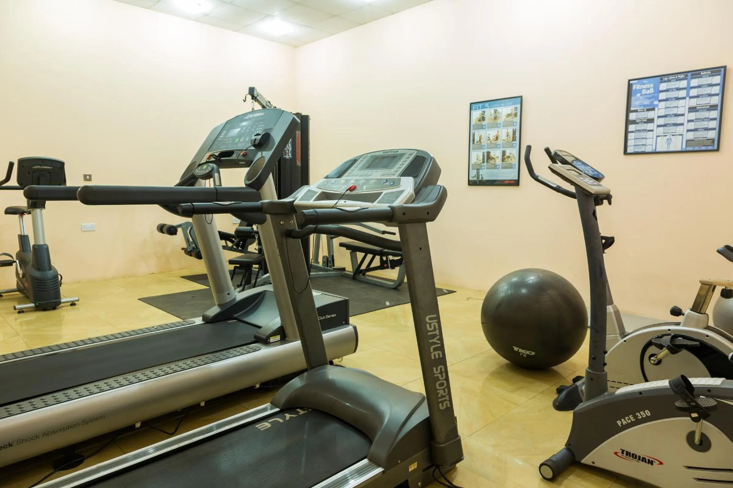 Fitness centre/facilities in Midindi Hotel