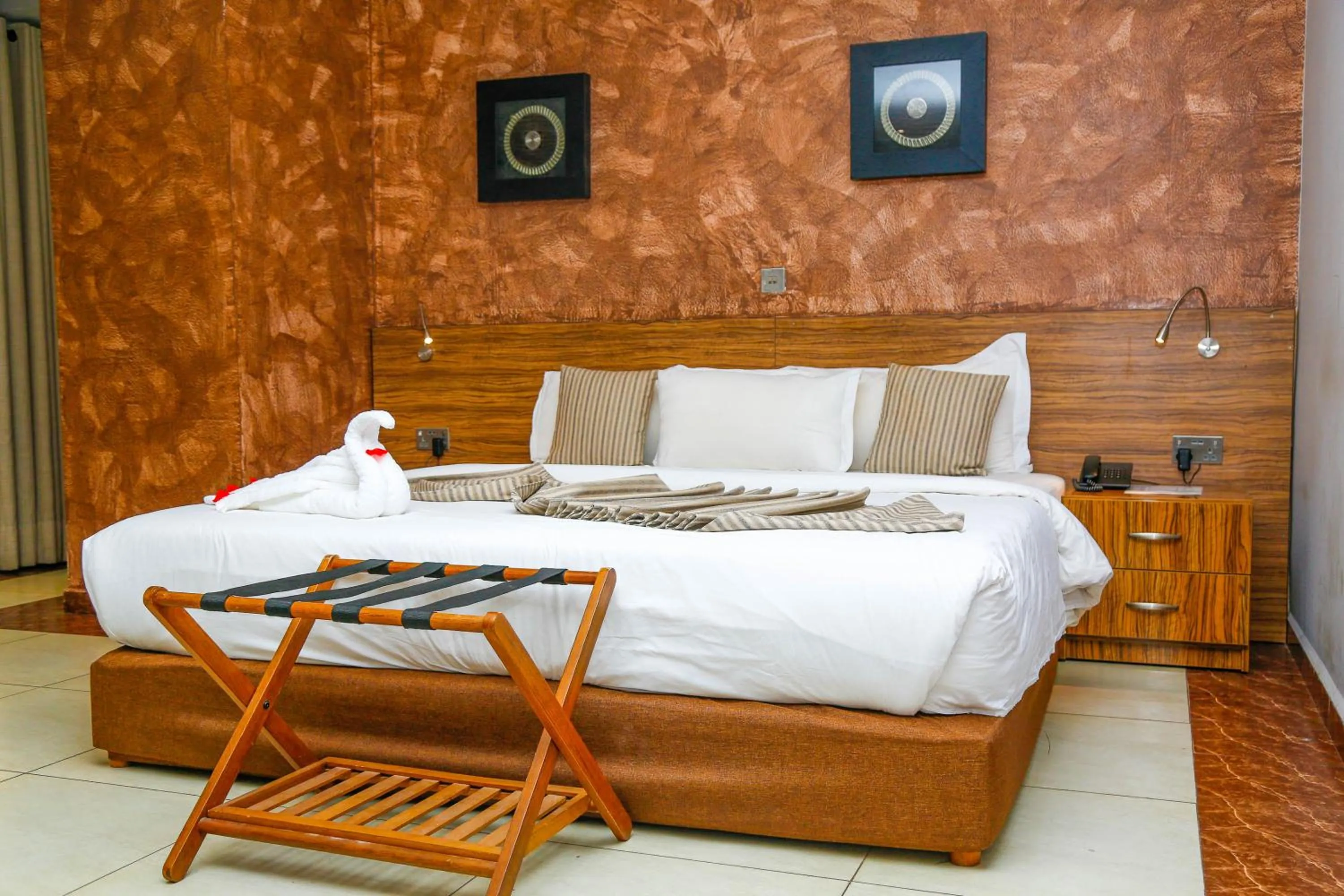 Bed in Midindi Hotel