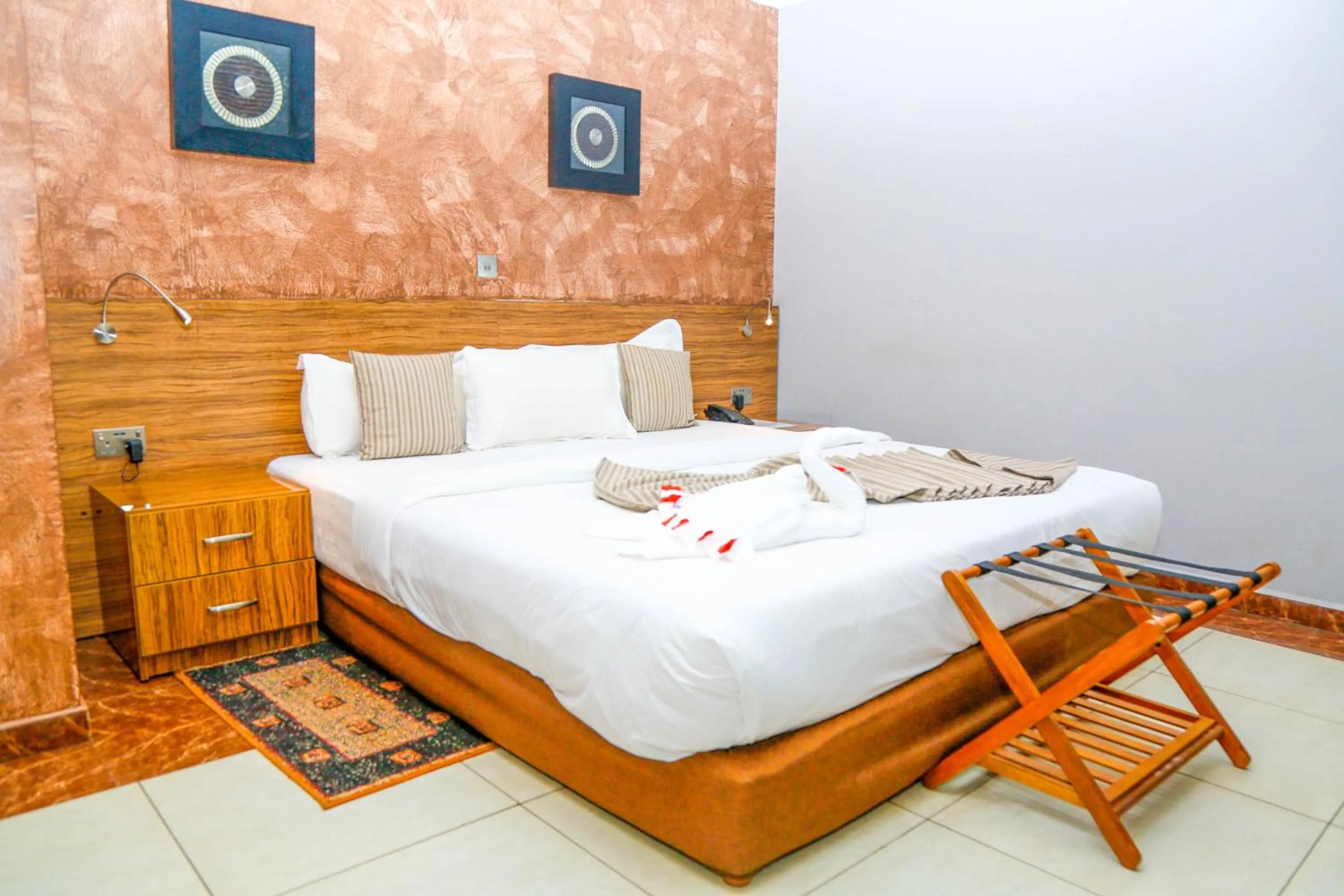 Bed in Midindi Hotel