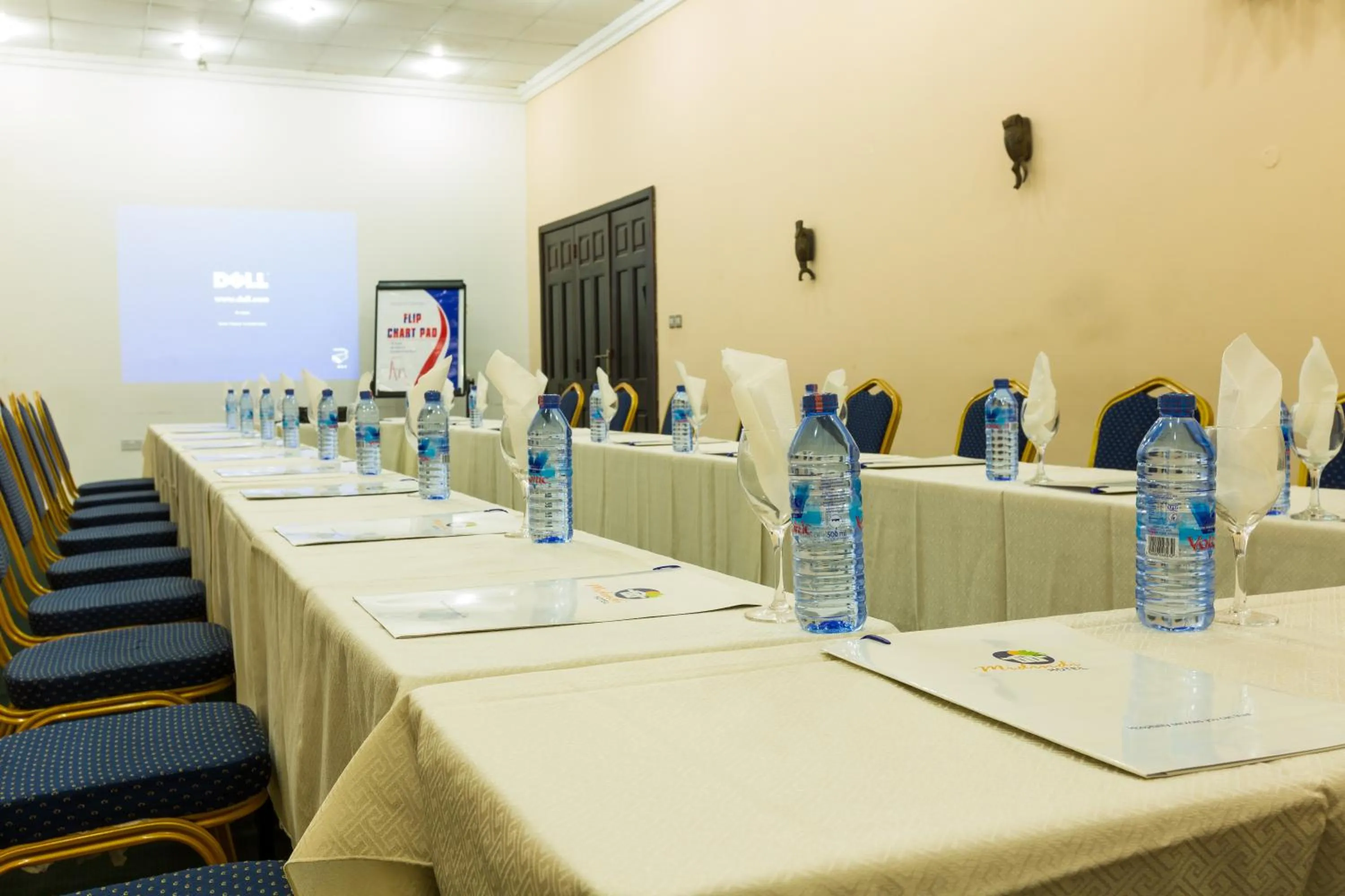 Meeting/conference room in Midindi Hotel