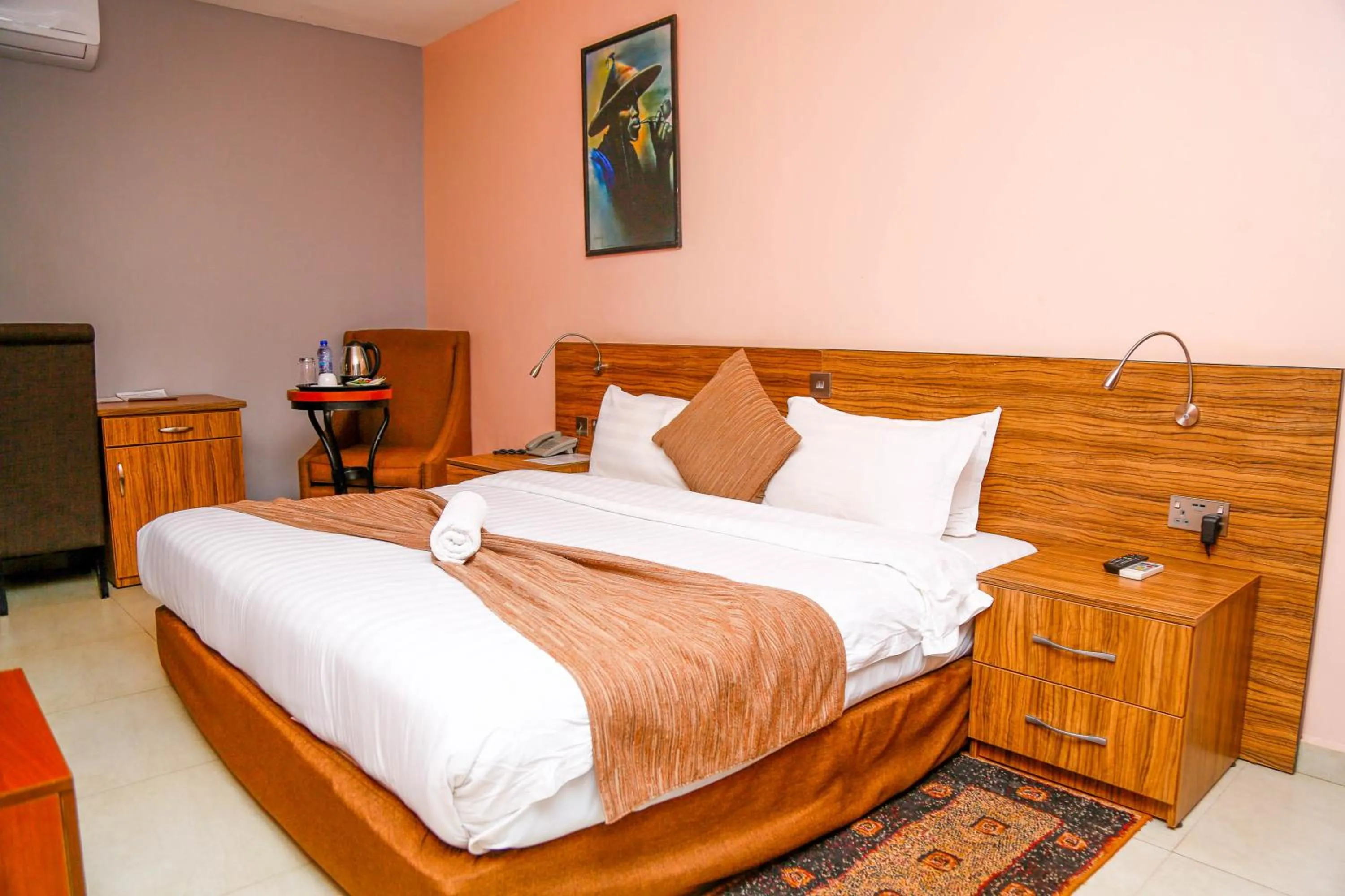 Bed in Midindi Hotel