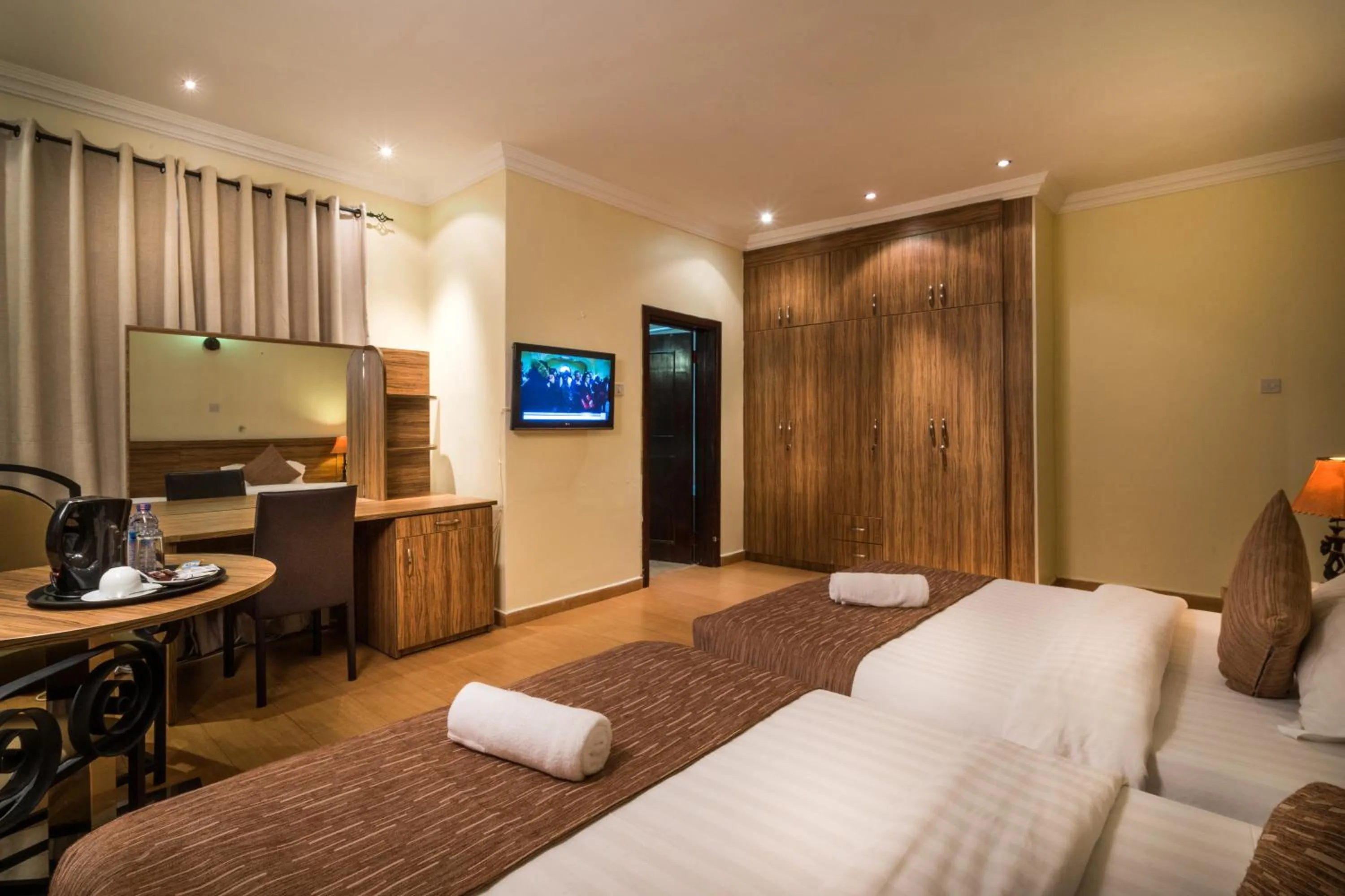 Bed in Midindi Hotel