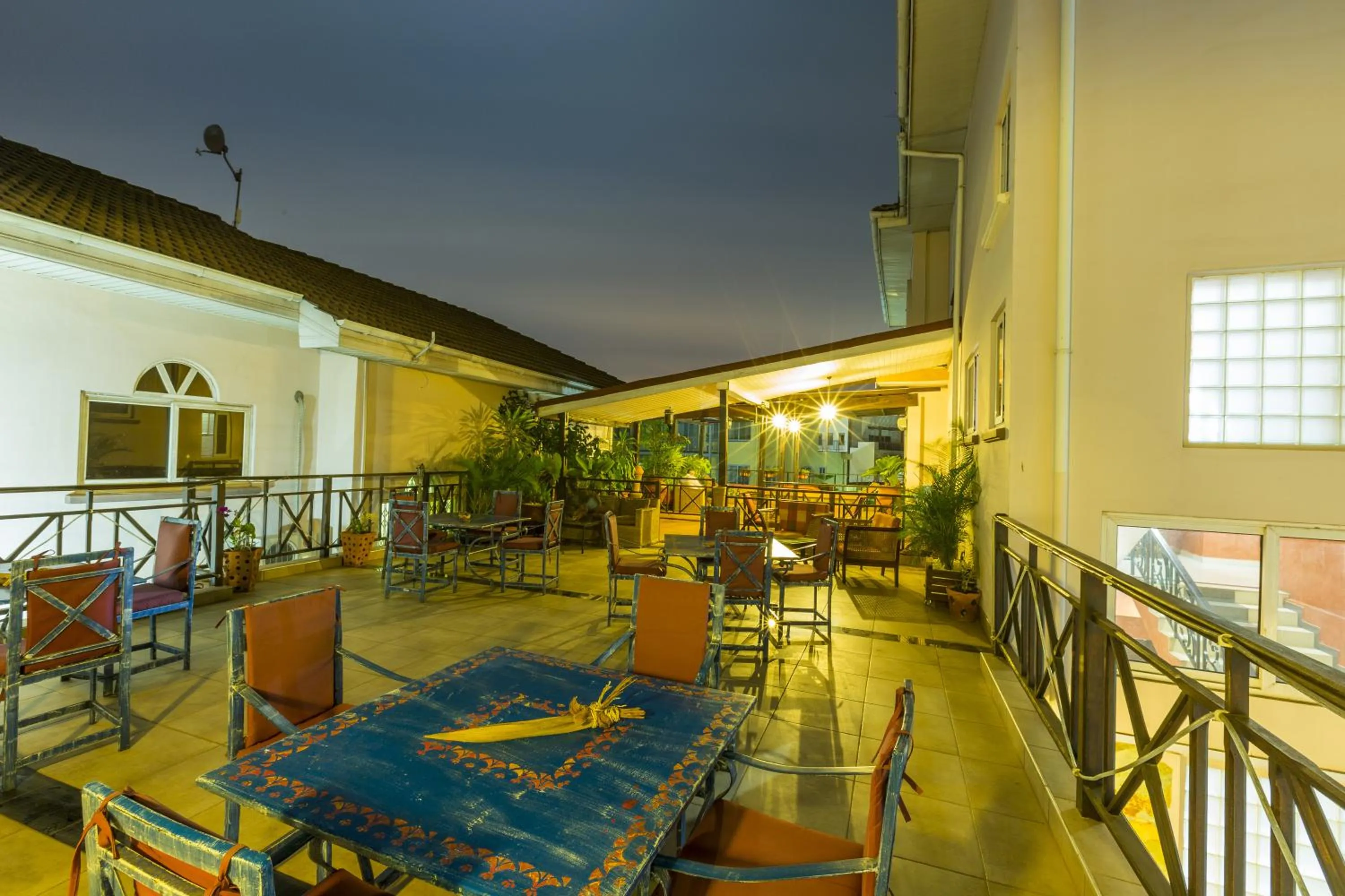 Lounge or bar in Midindi Hotel