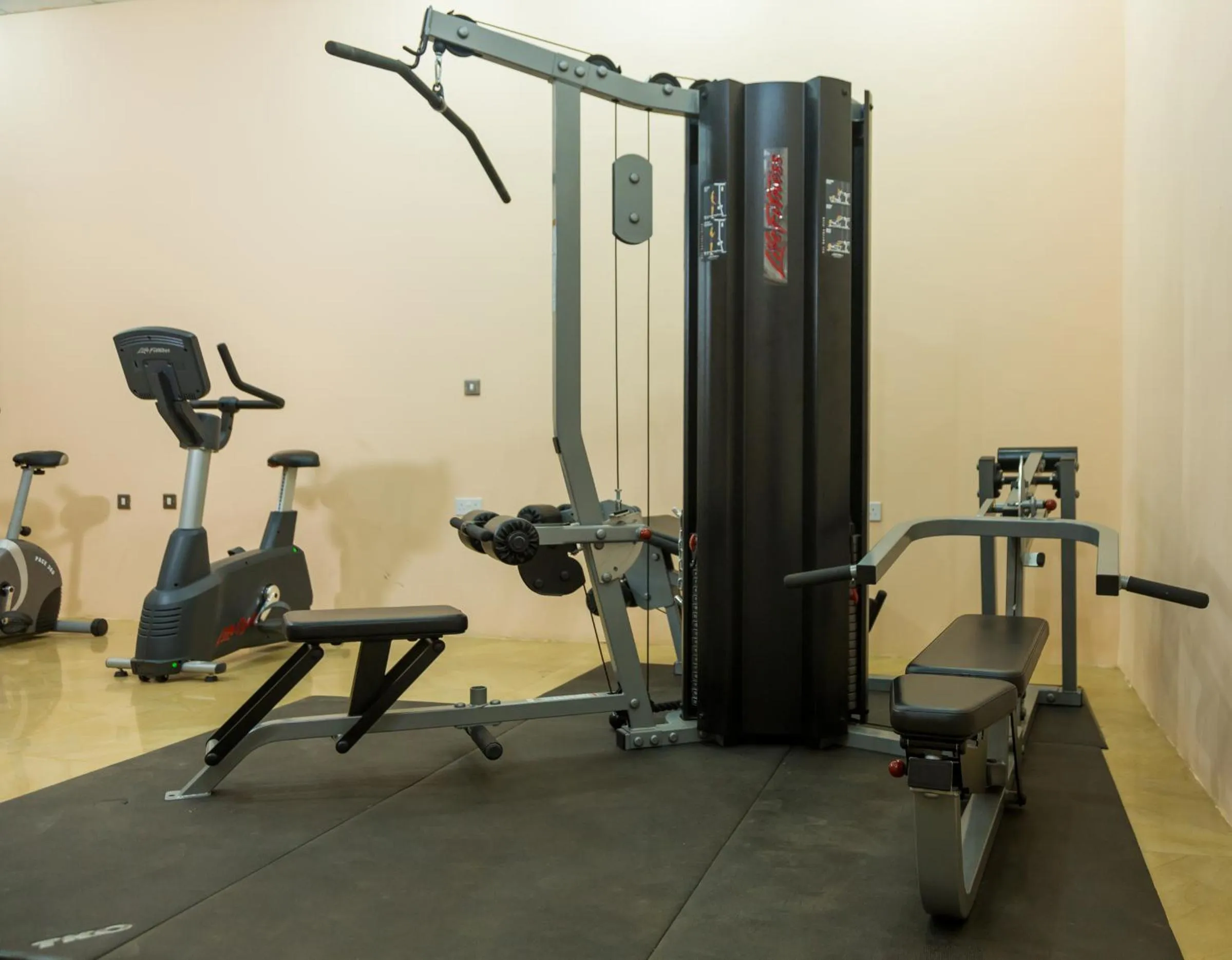 Fitness centre/facilities in Midindi Hotel