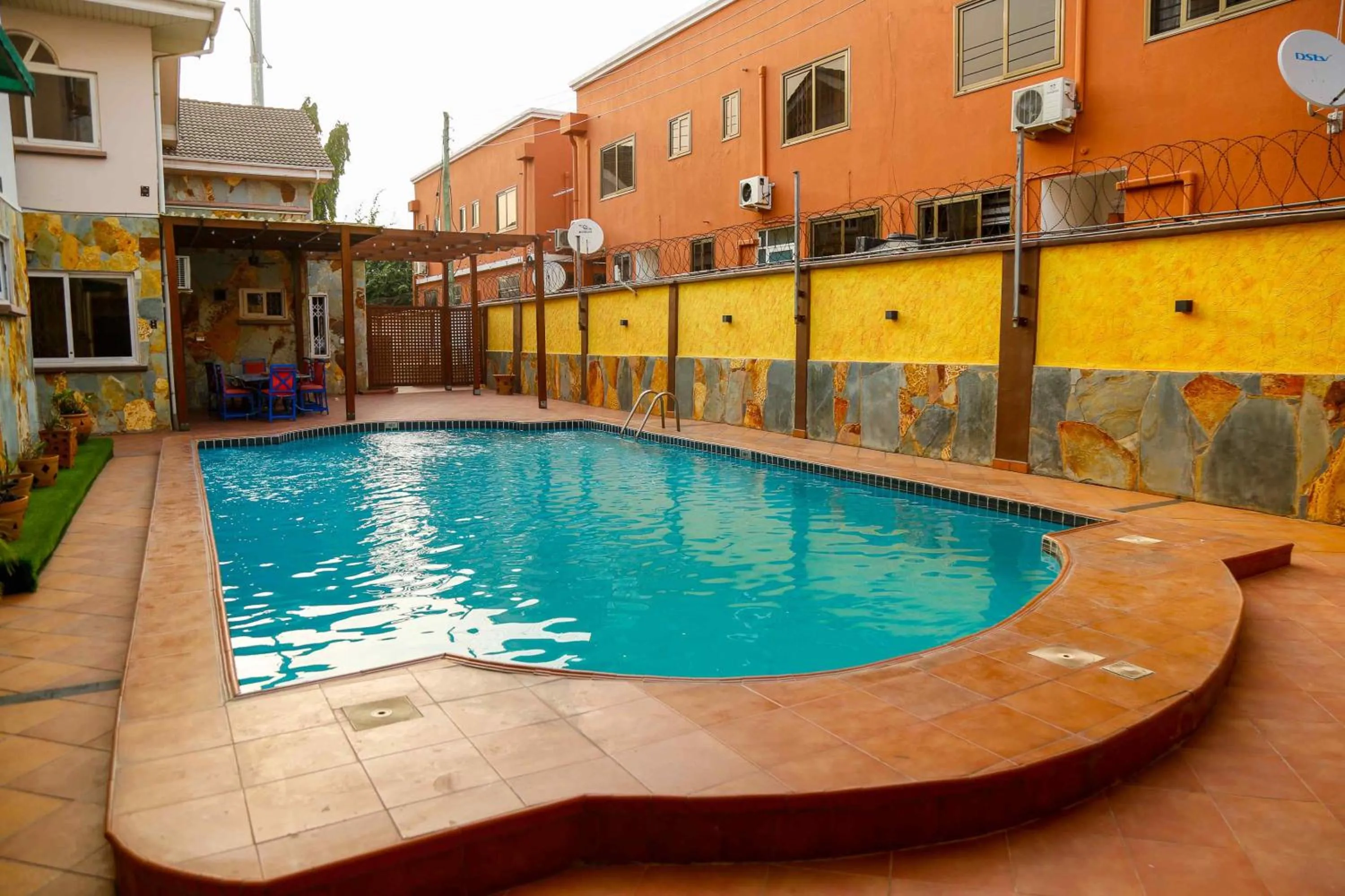 Swimming pool in Midindi Hotel
