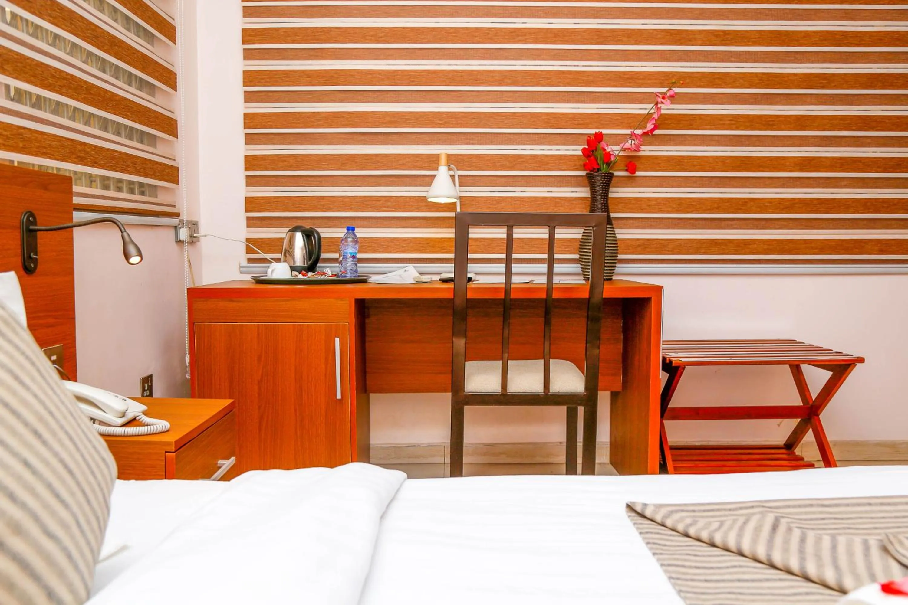 Bedroom in Midindi Hotel