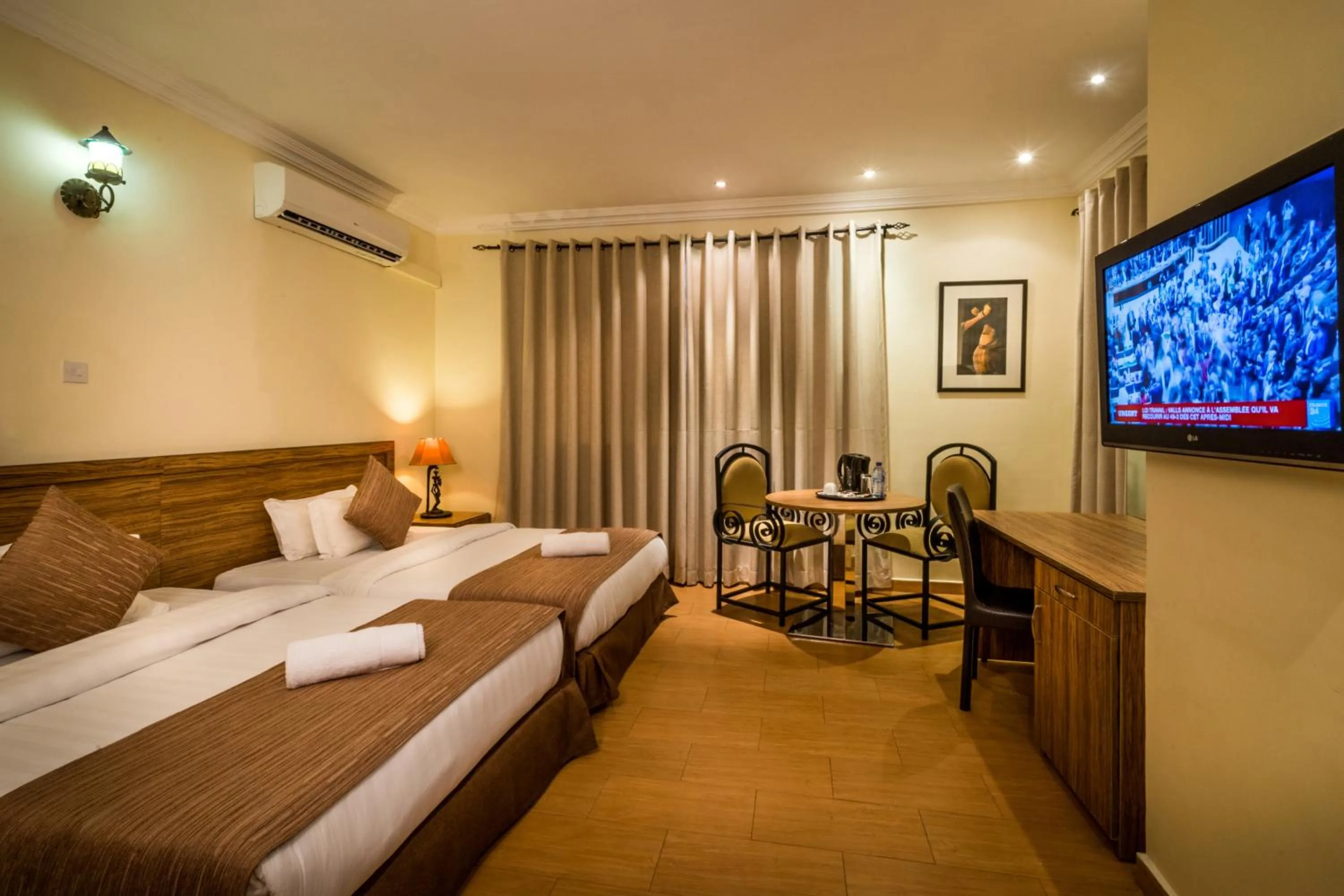 Bed in Midindi Hotel