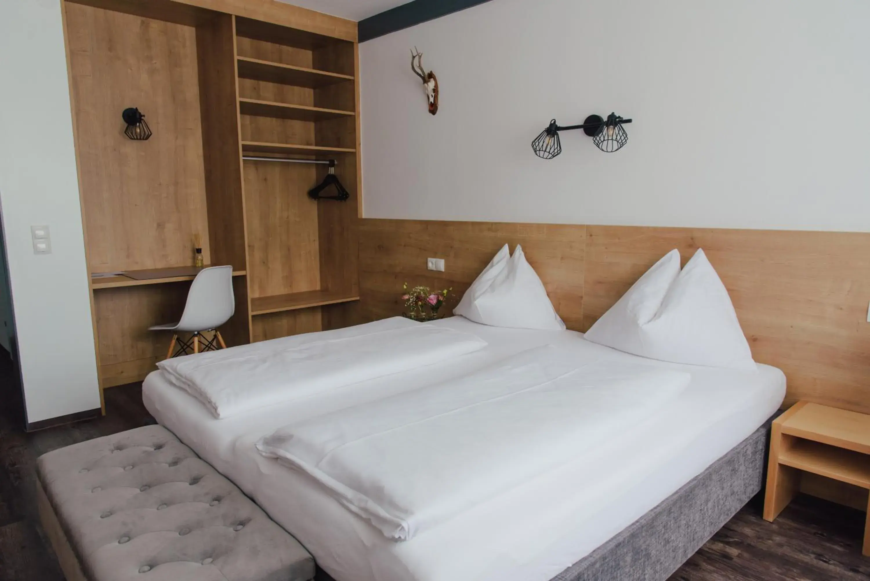 Special Offer - Double Room in Hotel Drei Kreuz - Self Check In Special Offer - Double Room in Hotel Drei Kreuz - Self Check In