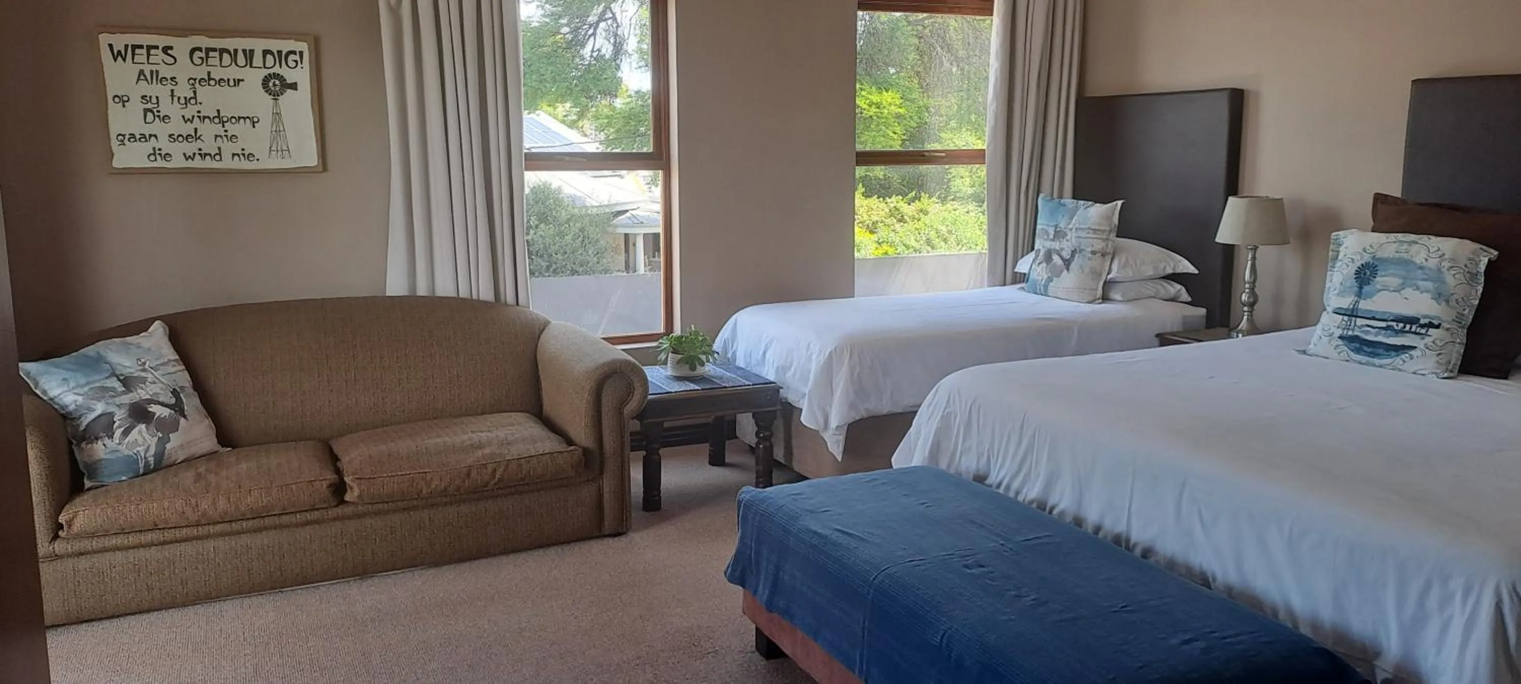 Bed in Karoo Sun Boutique Guest House