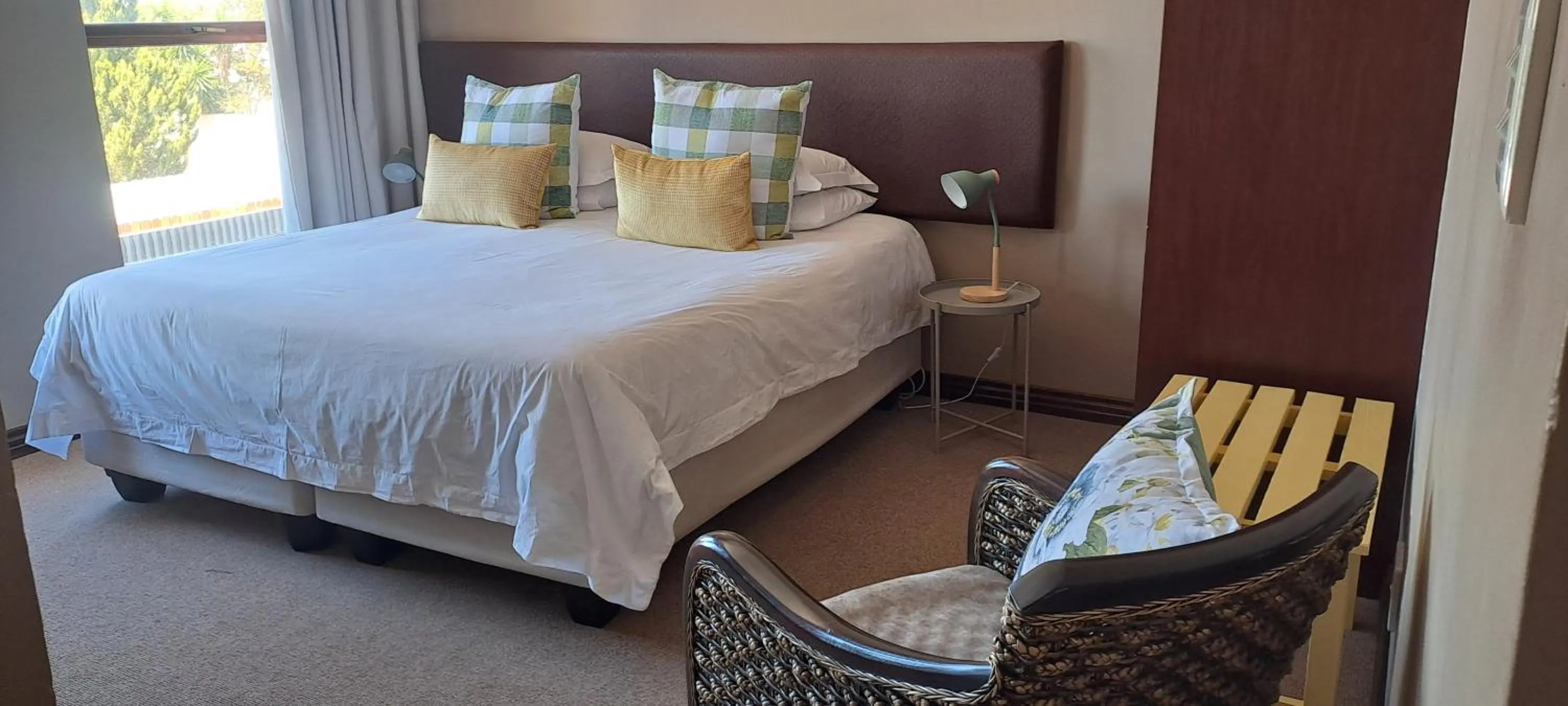 Bed in Karoo Sun Boutique Guest House