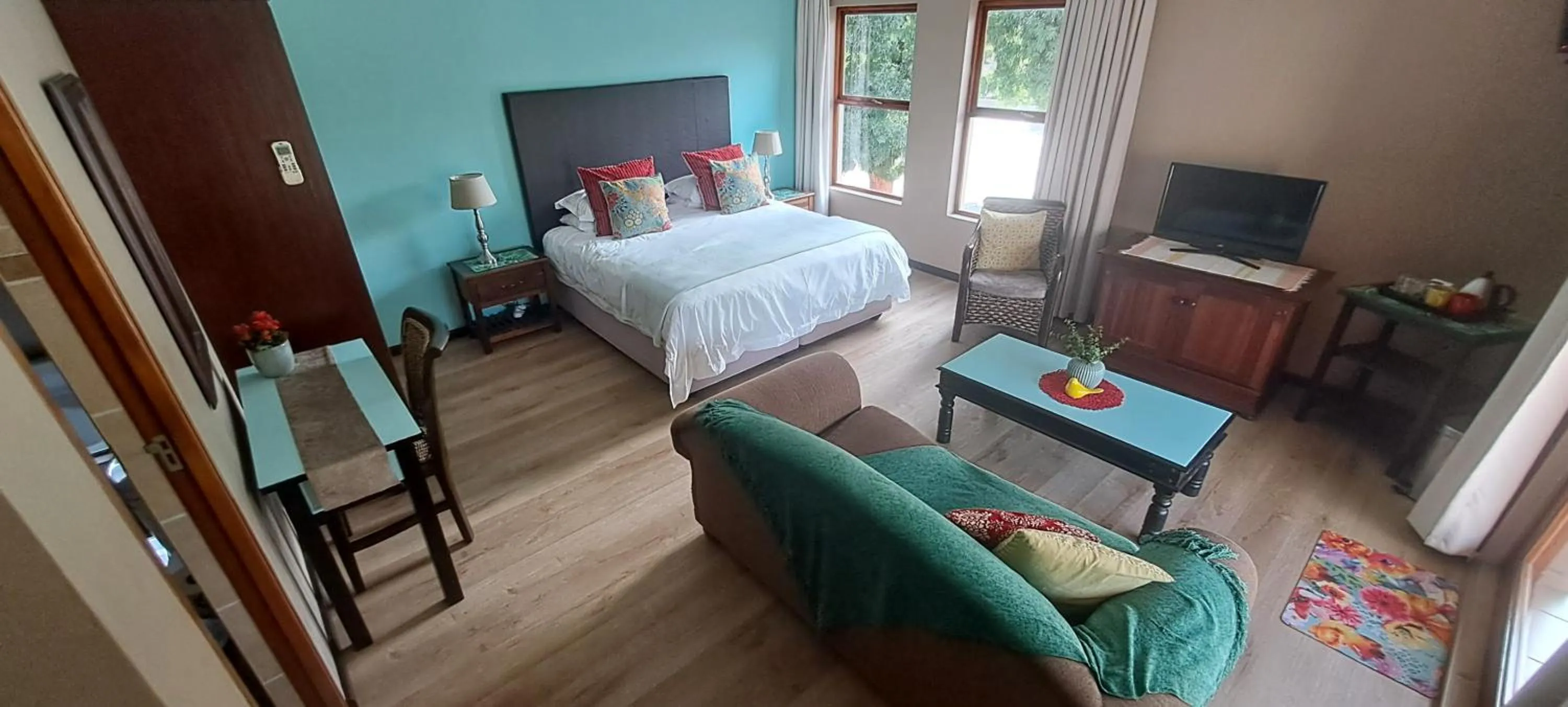 Bed in Karoo Sun Boutique Guest House