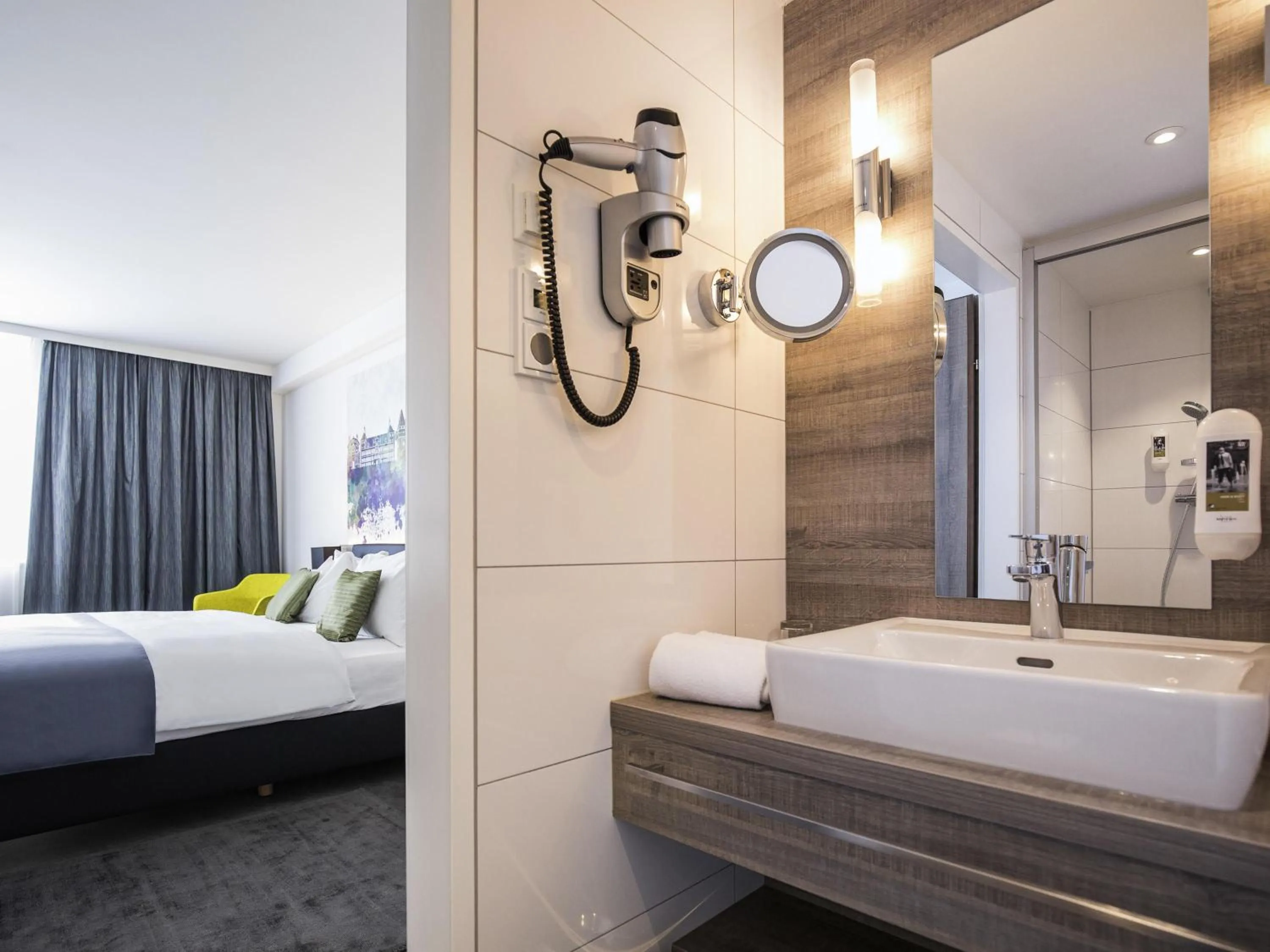 Bedroom, Bed in Hotel Mercure Graz City