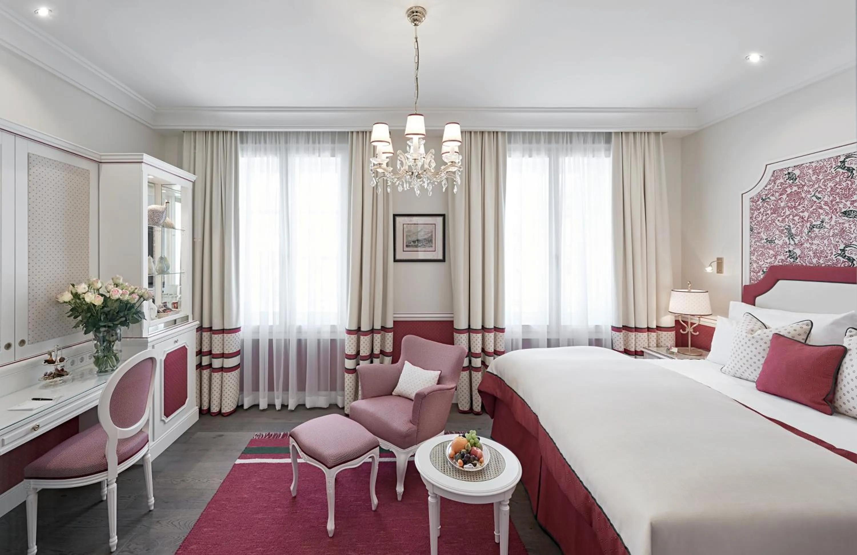 Photo of the whole room, Bed in Hotel Sacher Salzburg