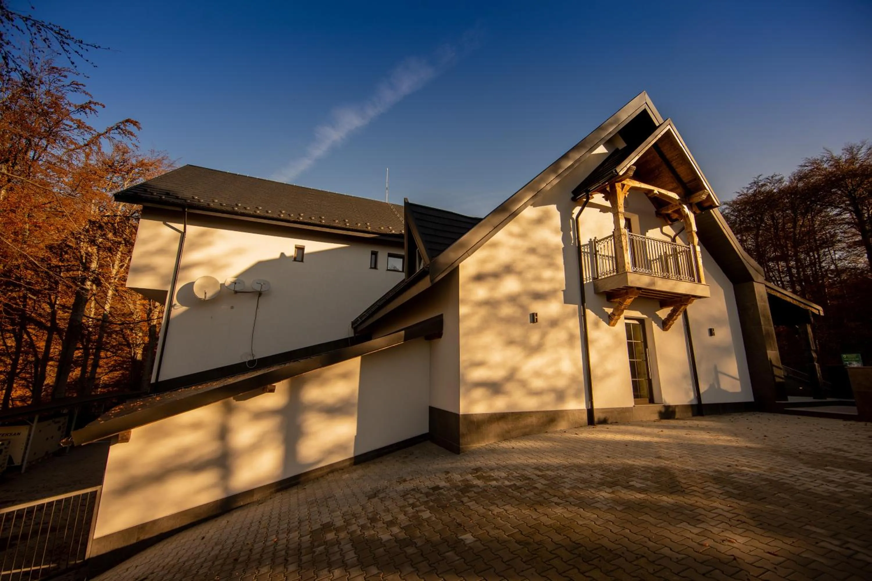 Property building in Hanul Tentea-Pasul Gutai